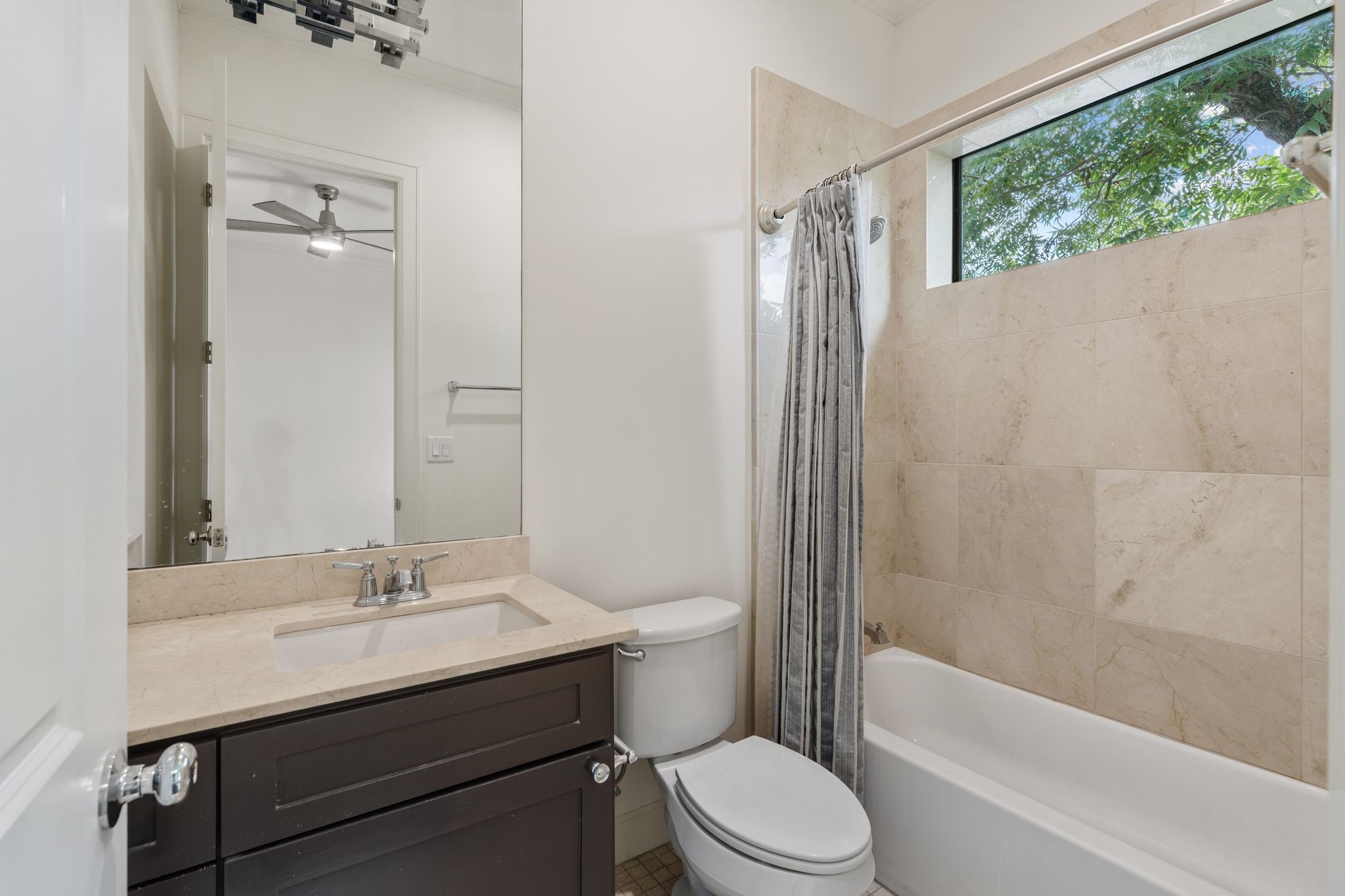 908 Thompson Street Property Photo 22