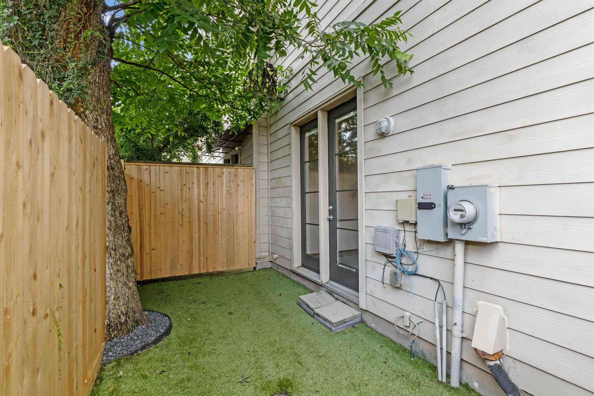908 Thompson Street Property Photo 28