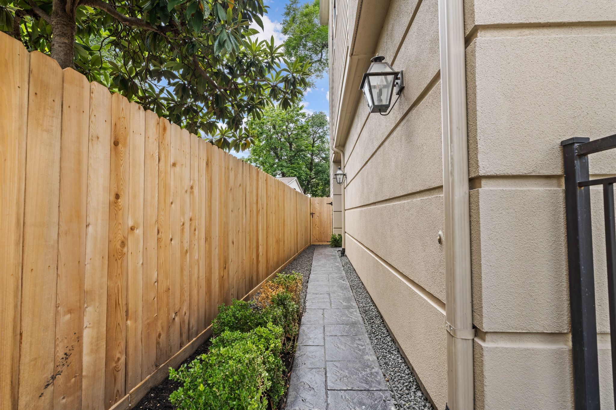 908 Thompson Street Property Photo 29