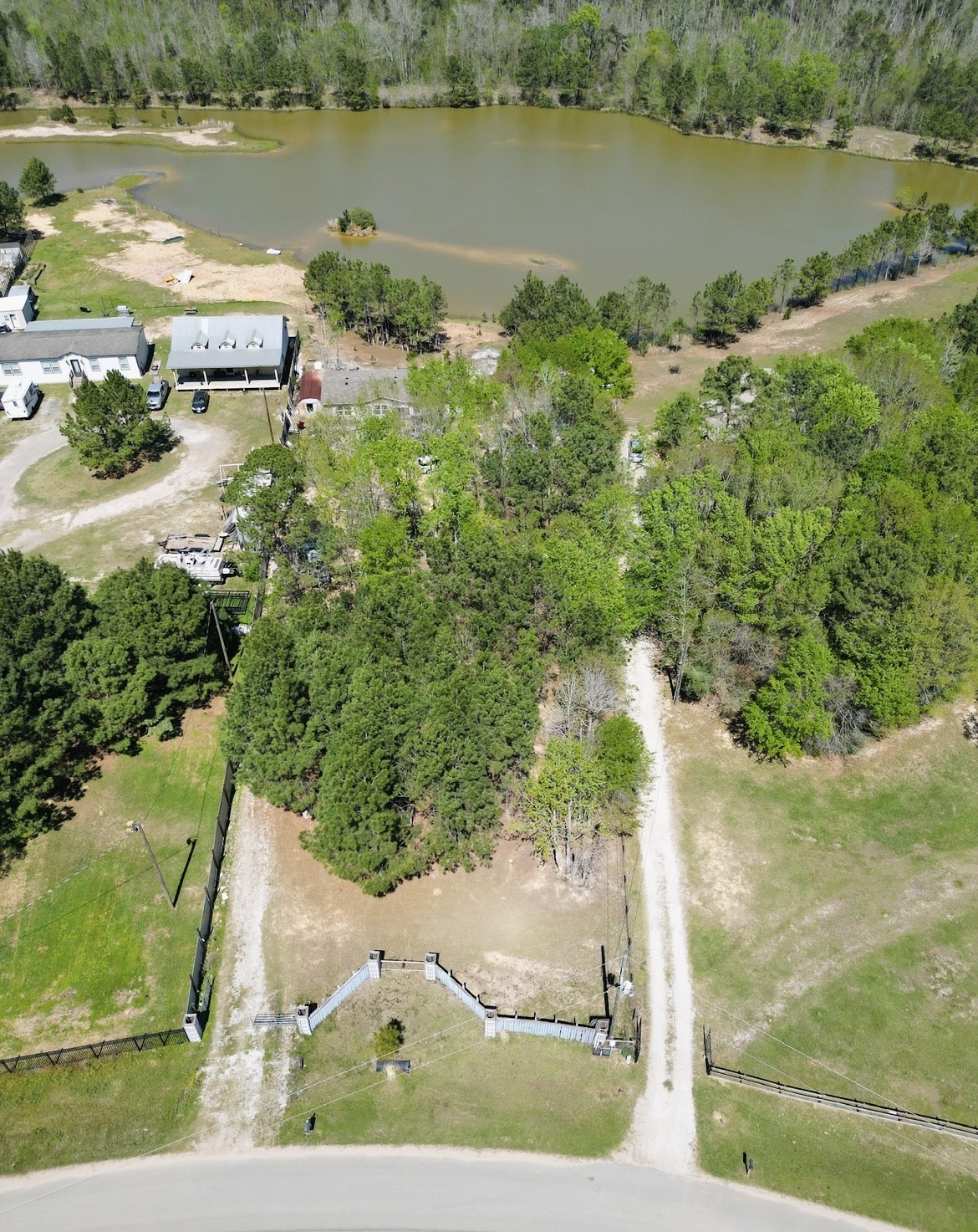 20065 Spring Hill Lane Property Photo 4