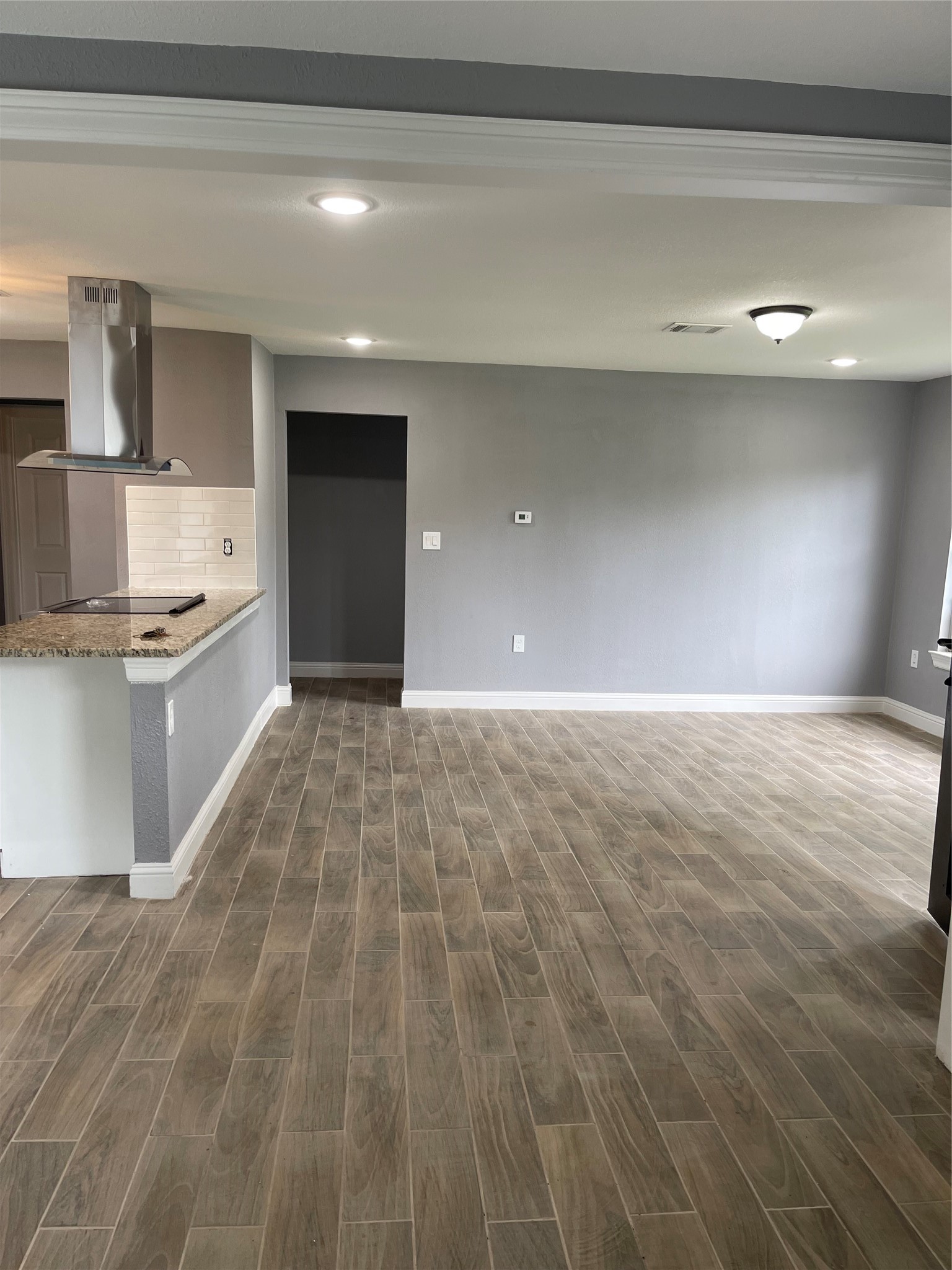 919 Foster Avenue Property Photo 3