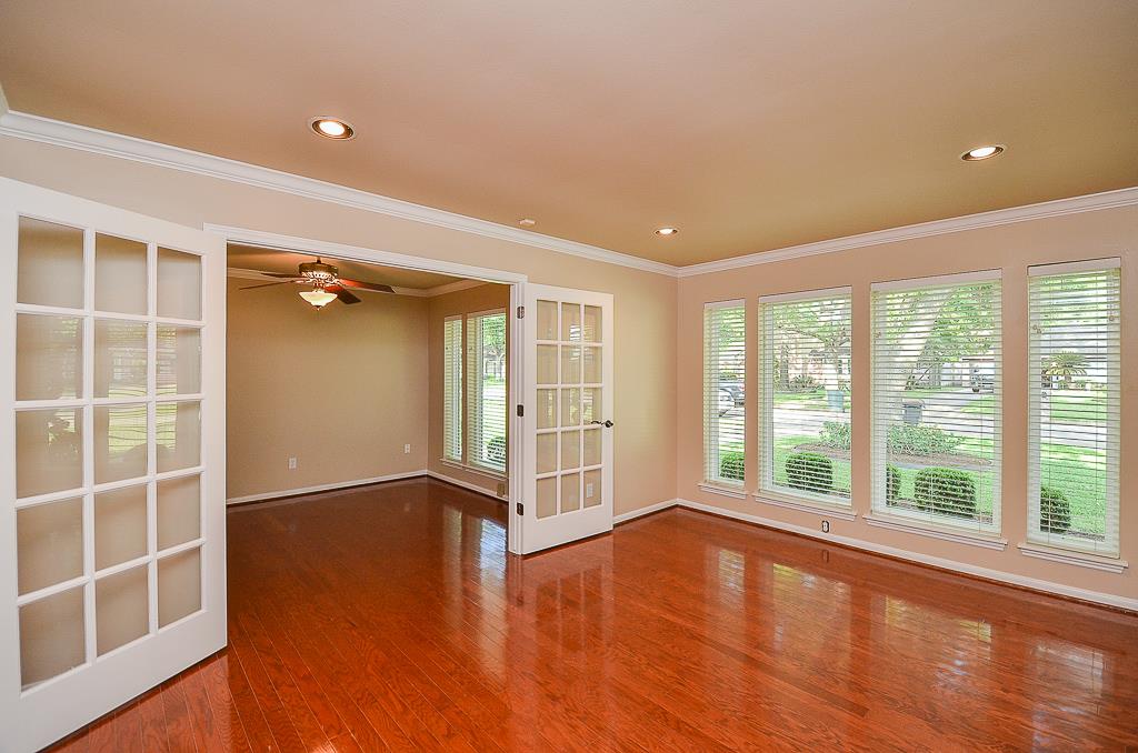 2815 Manila Lane Property Photo 6