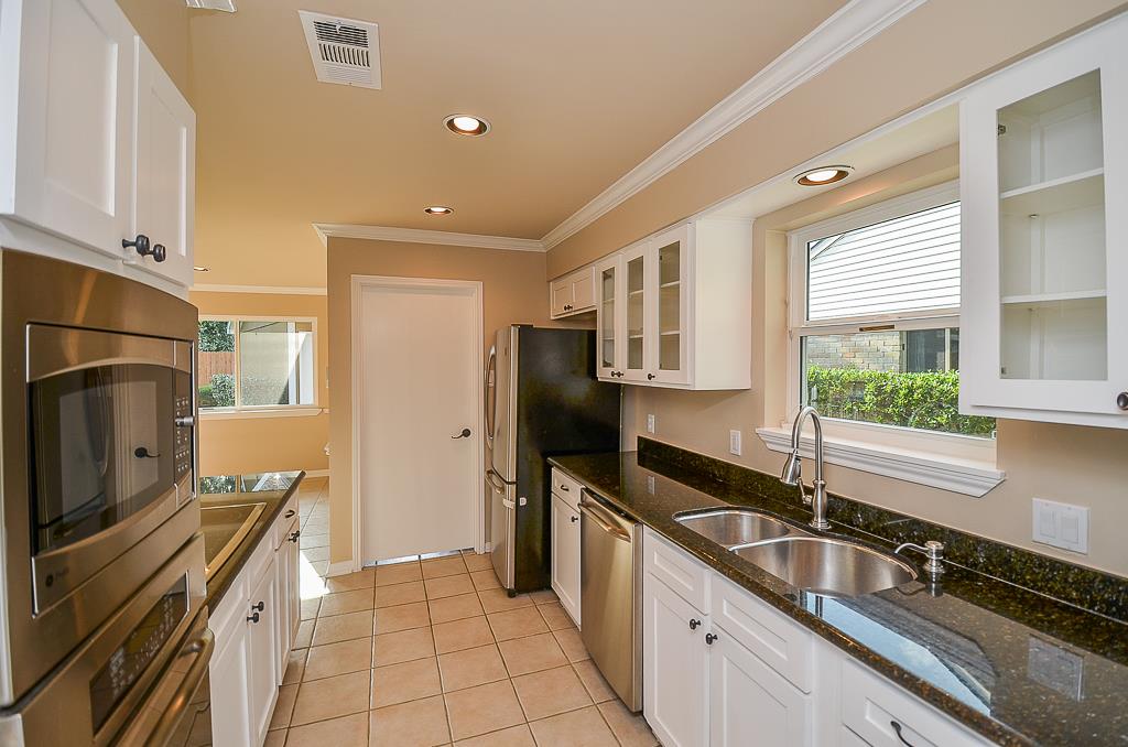 2815 Manila Lane Property Photo 12