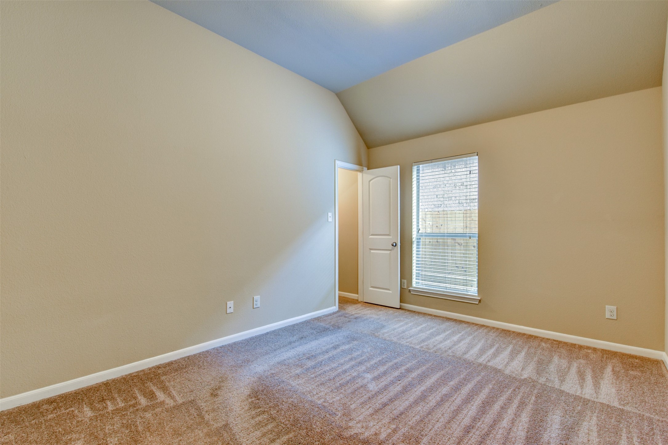 5426 Linden Rose Lane Property Photo 14