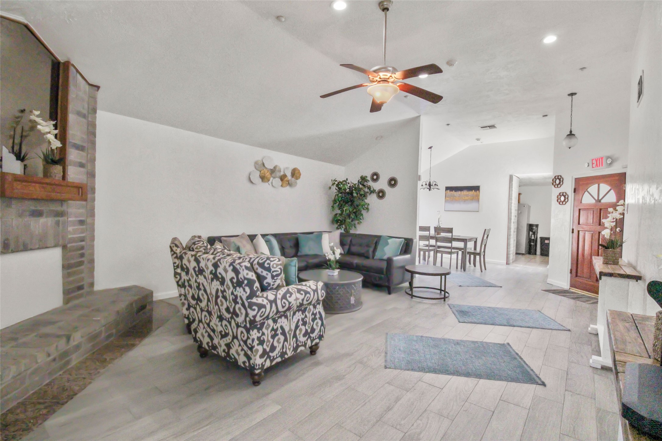3318 S Greenpark Drive Property Photo