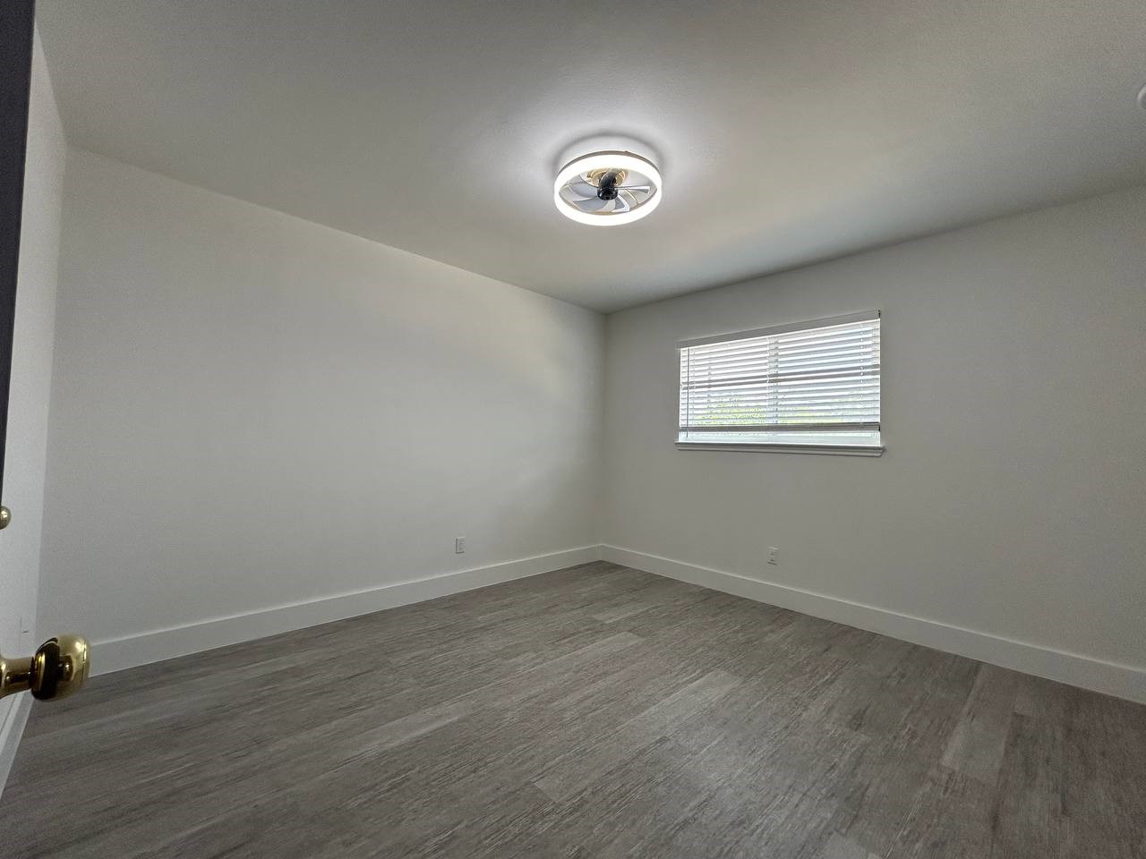 1010 S Wayside Drive 107 Property Photo 19