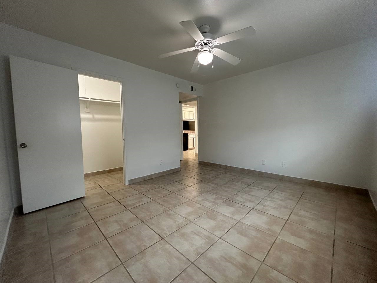 1010 S Wayside Drive 107 Property Photo 34