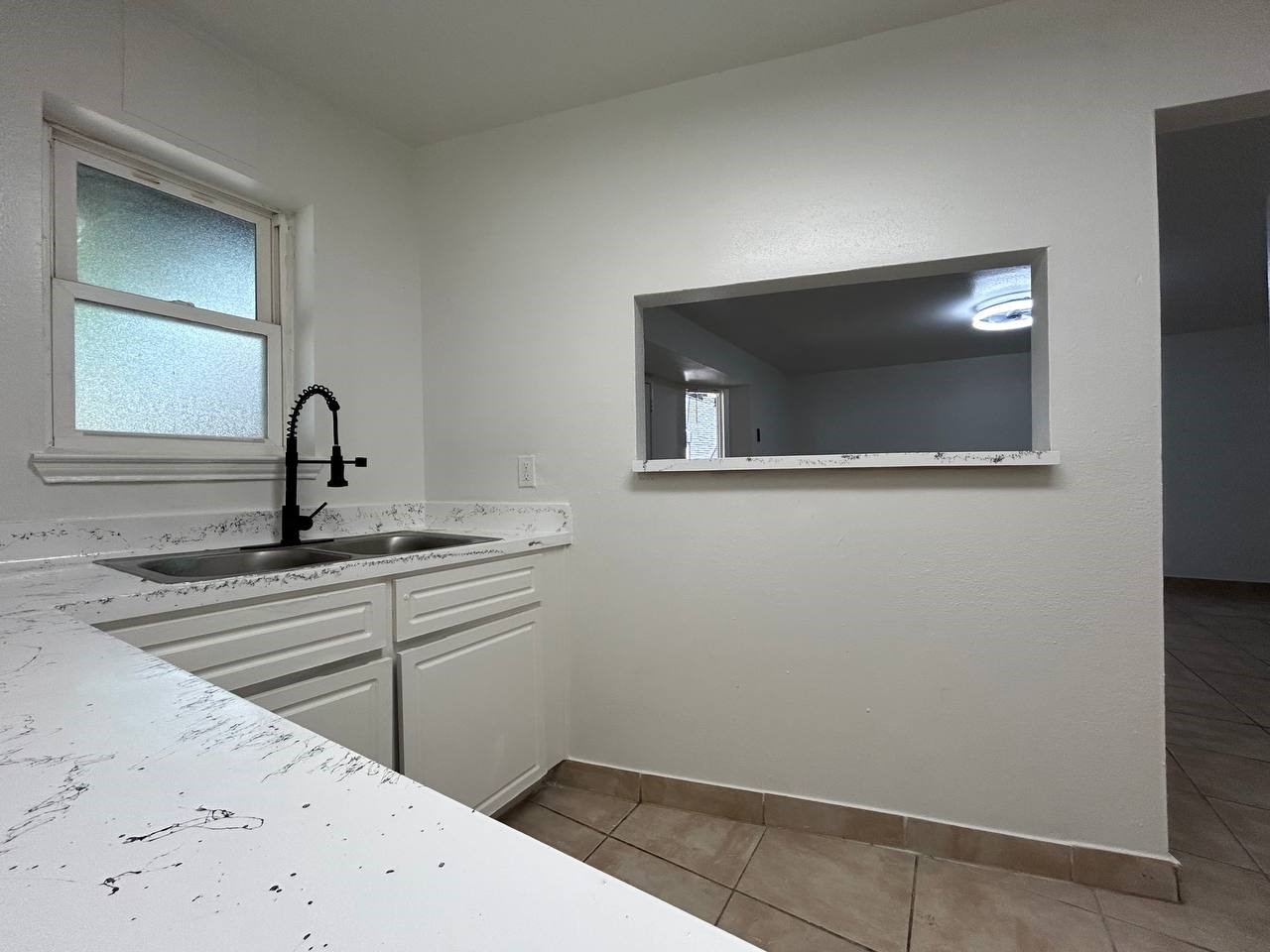 1010 S Wayside Drive 107 Property Photo 39