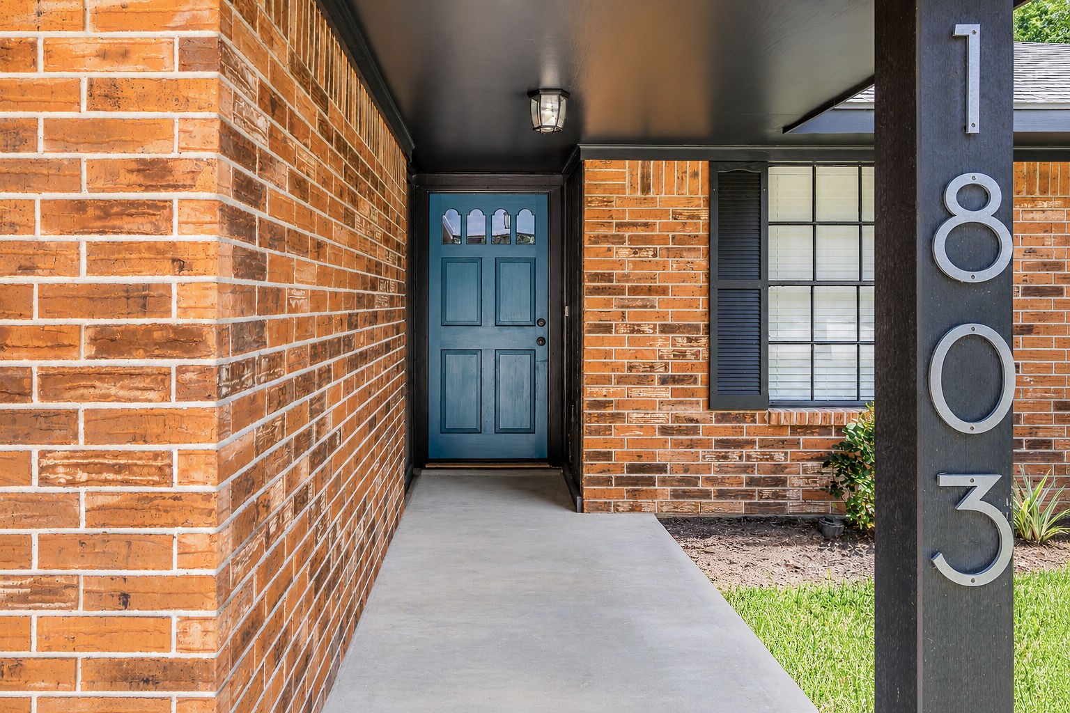 1803 S Park Street Property Photo 6