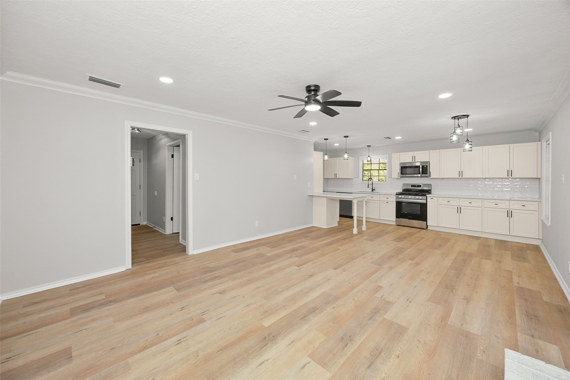 1803 S Park Street Property Photo 7