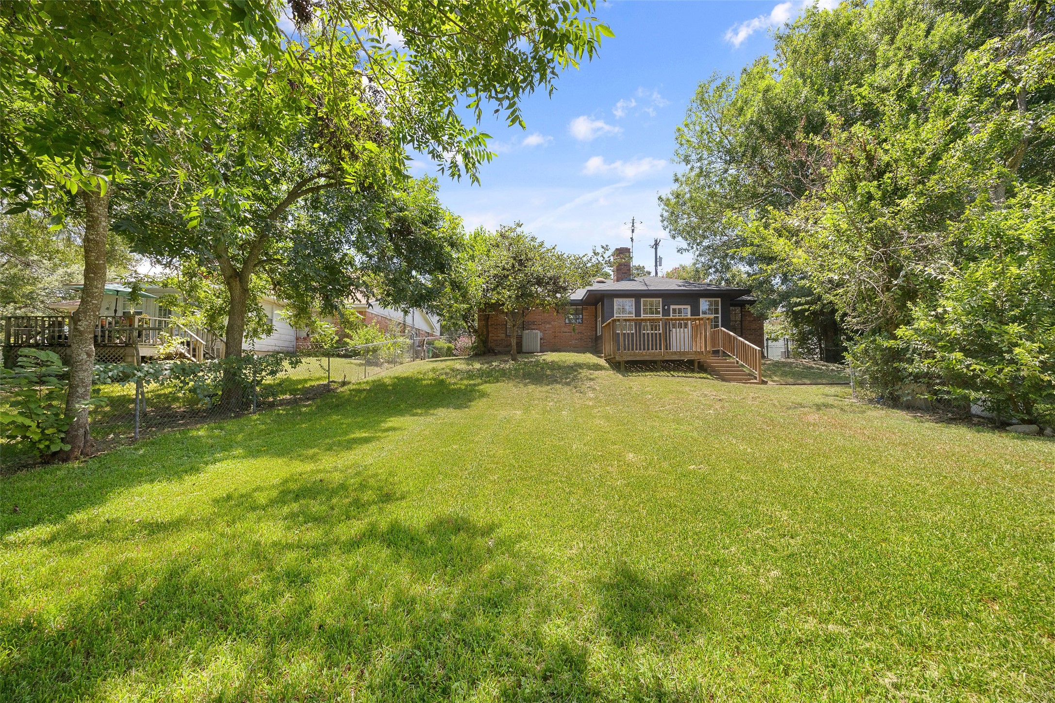 1803 S Park Street Property Photo 24