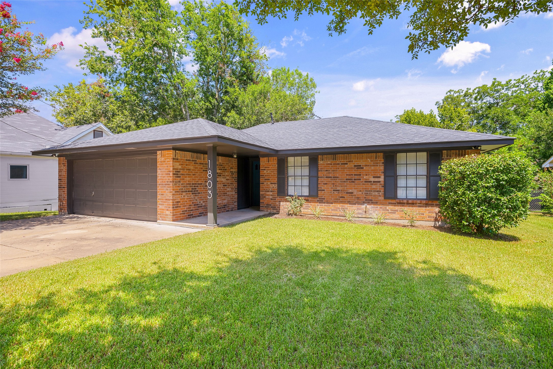 1803 S Park Street Property Photo 25