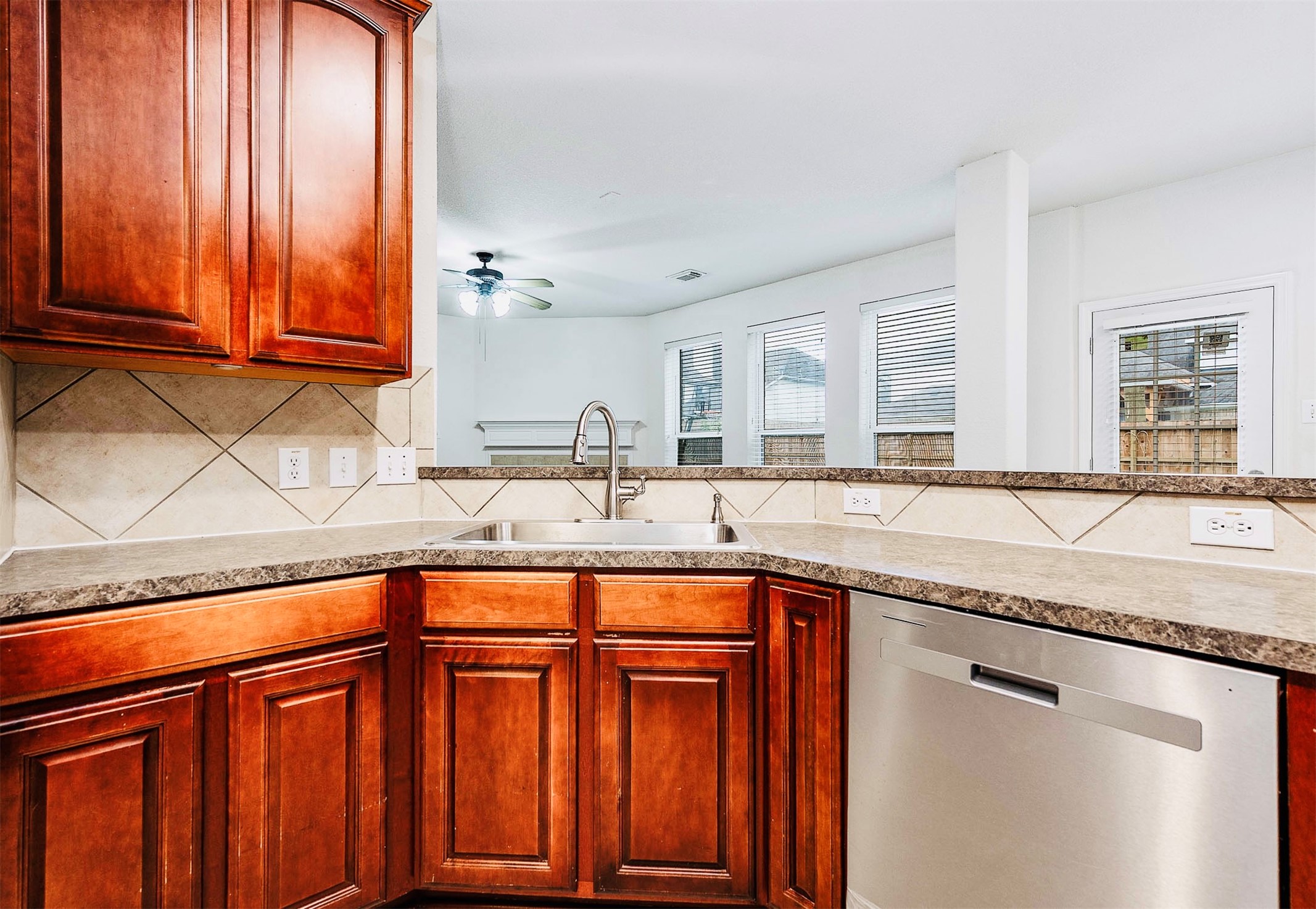 2032 Creek Shore Lane Property Photo 12