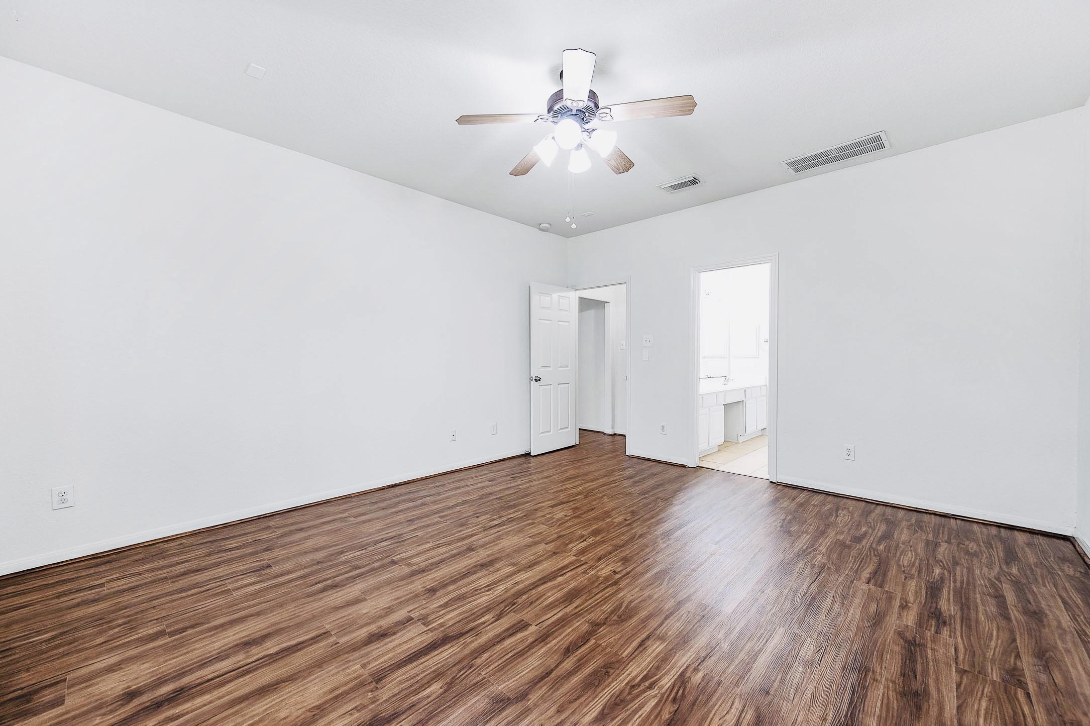 2032 Creek Shore Lane Property Photo 18