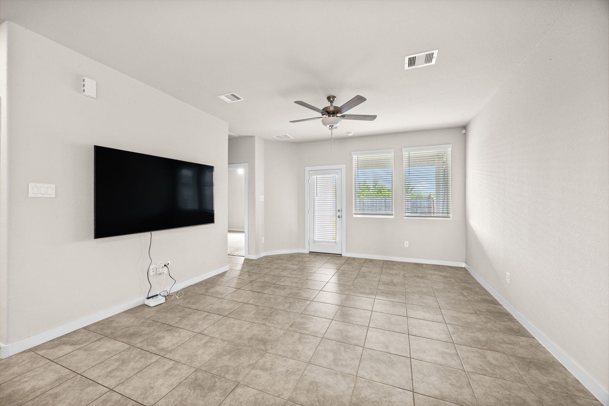 5547 Madden Lane Property Photo 3