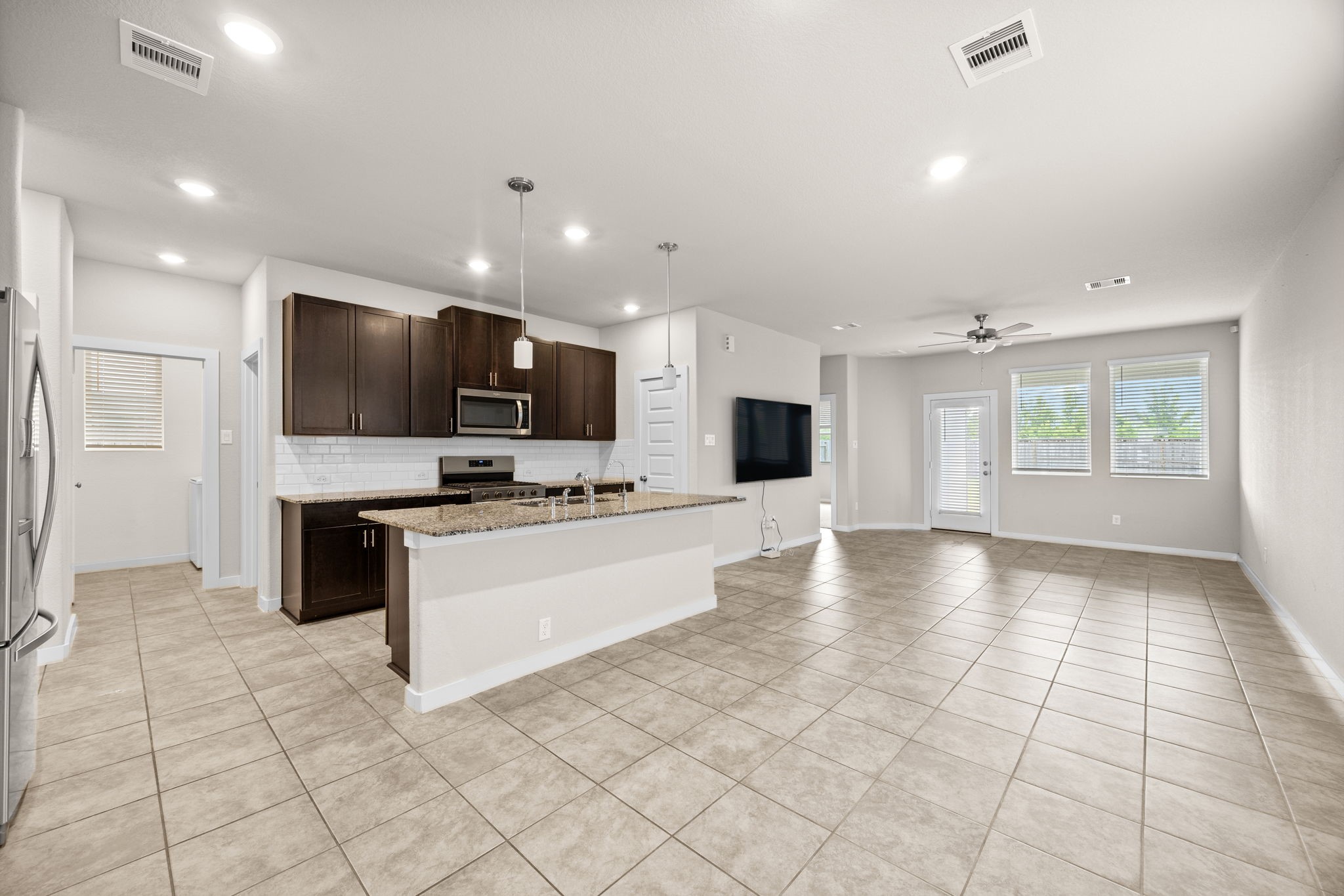 5547 Madden Lane Property Photo 6
