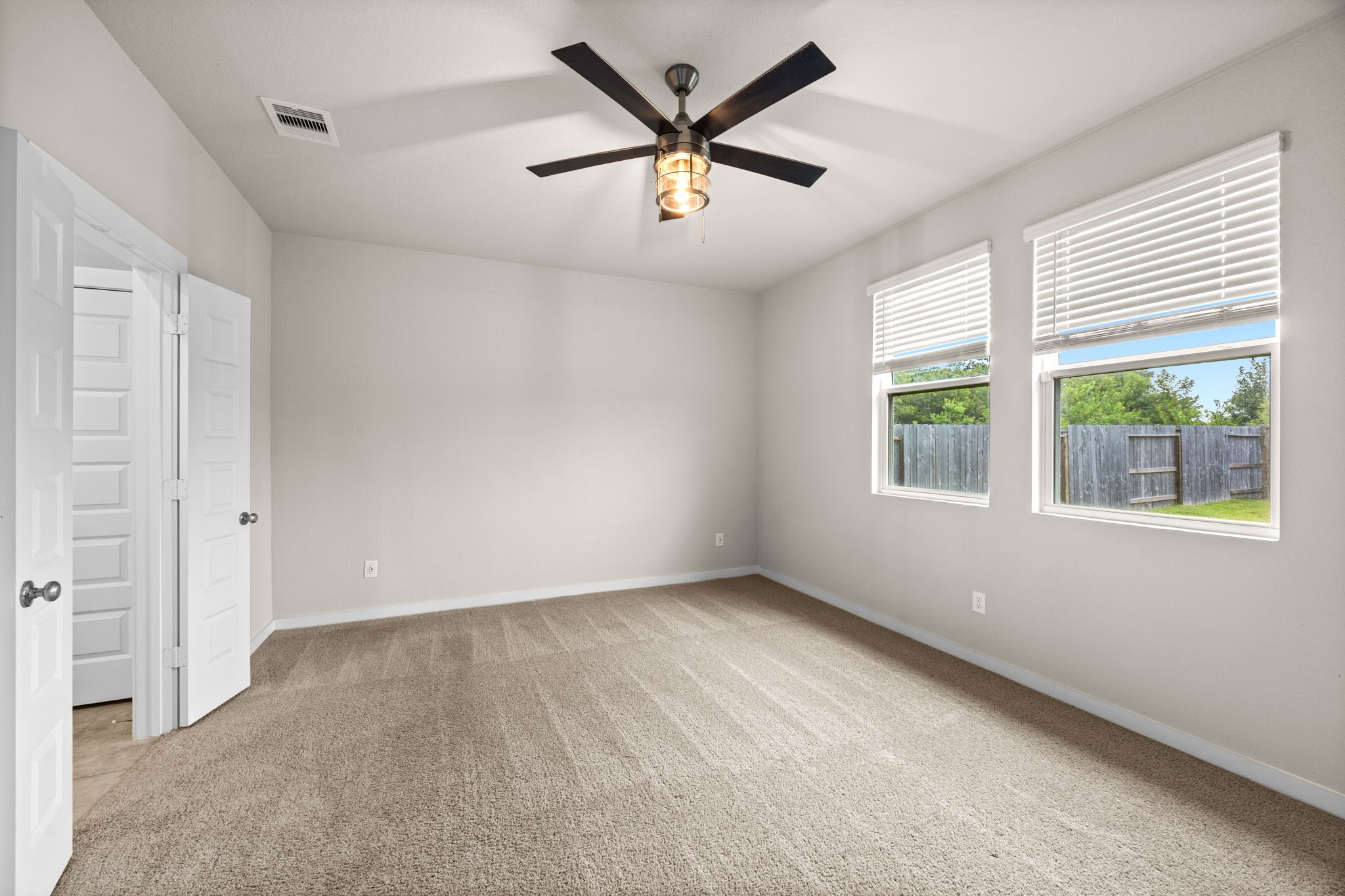 5547 Madden Lane Property Photo 8