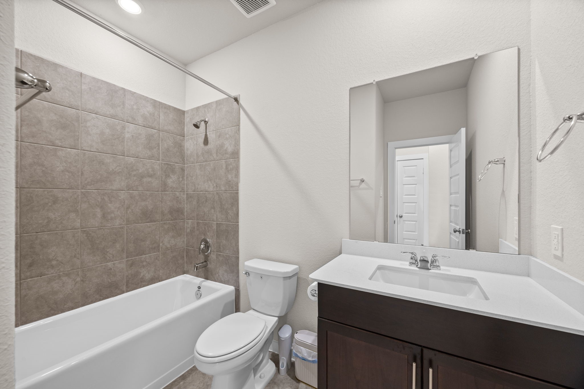 5547 Madden Lane Property Photo 15
