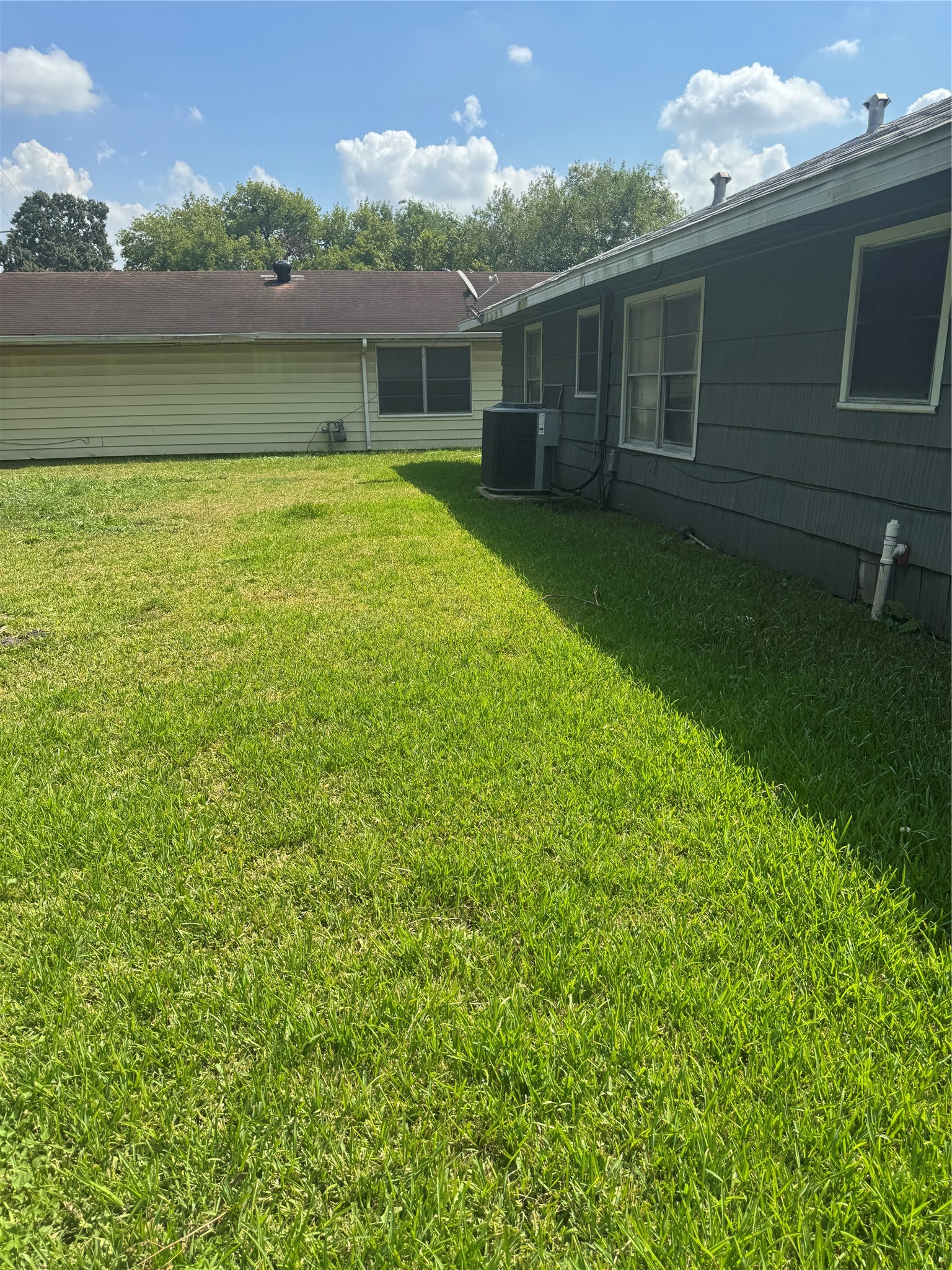 7947 Glenscott Street Property Photo 5