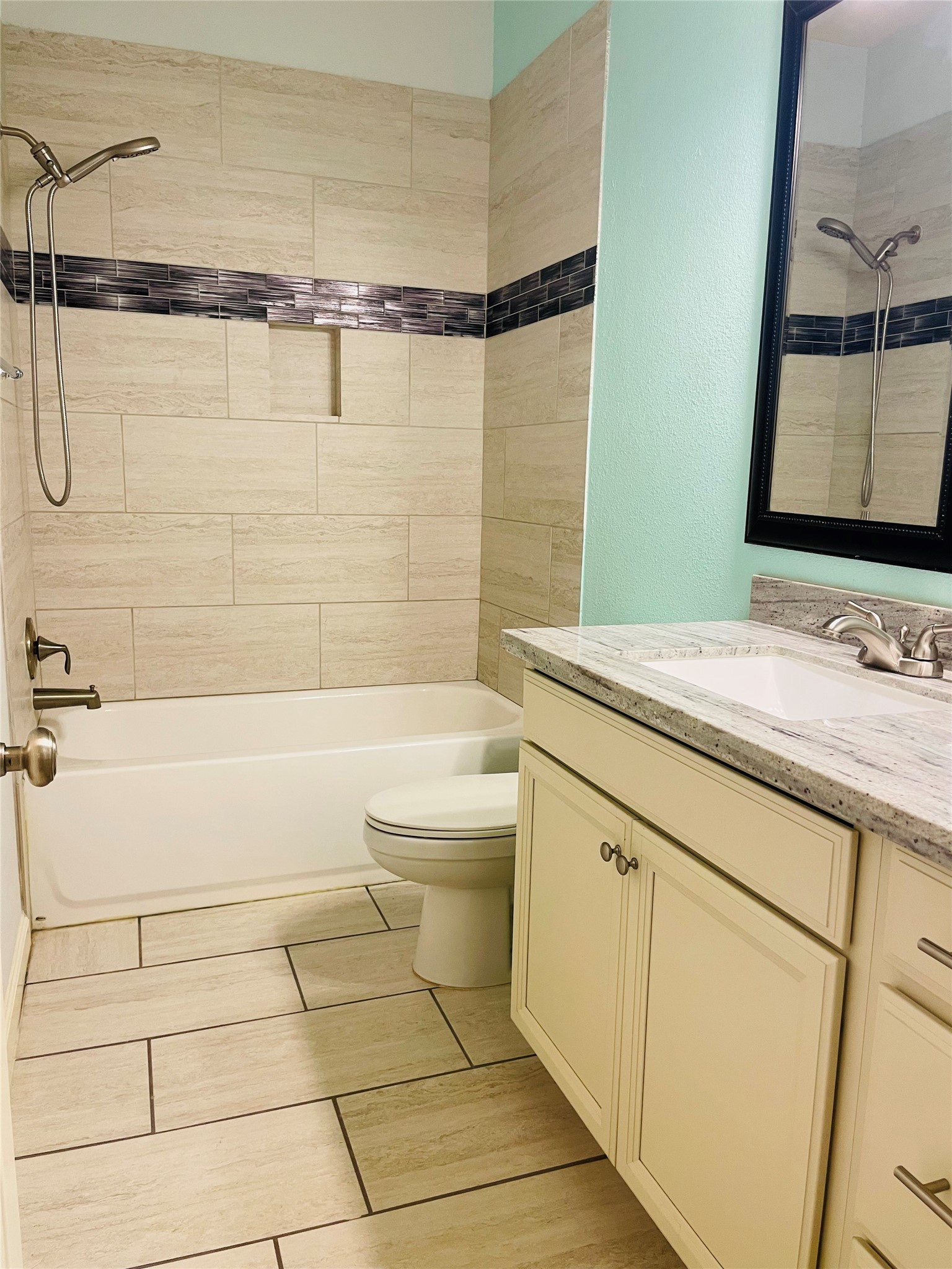20910 Medallion Pointe Drive Property Photo 16