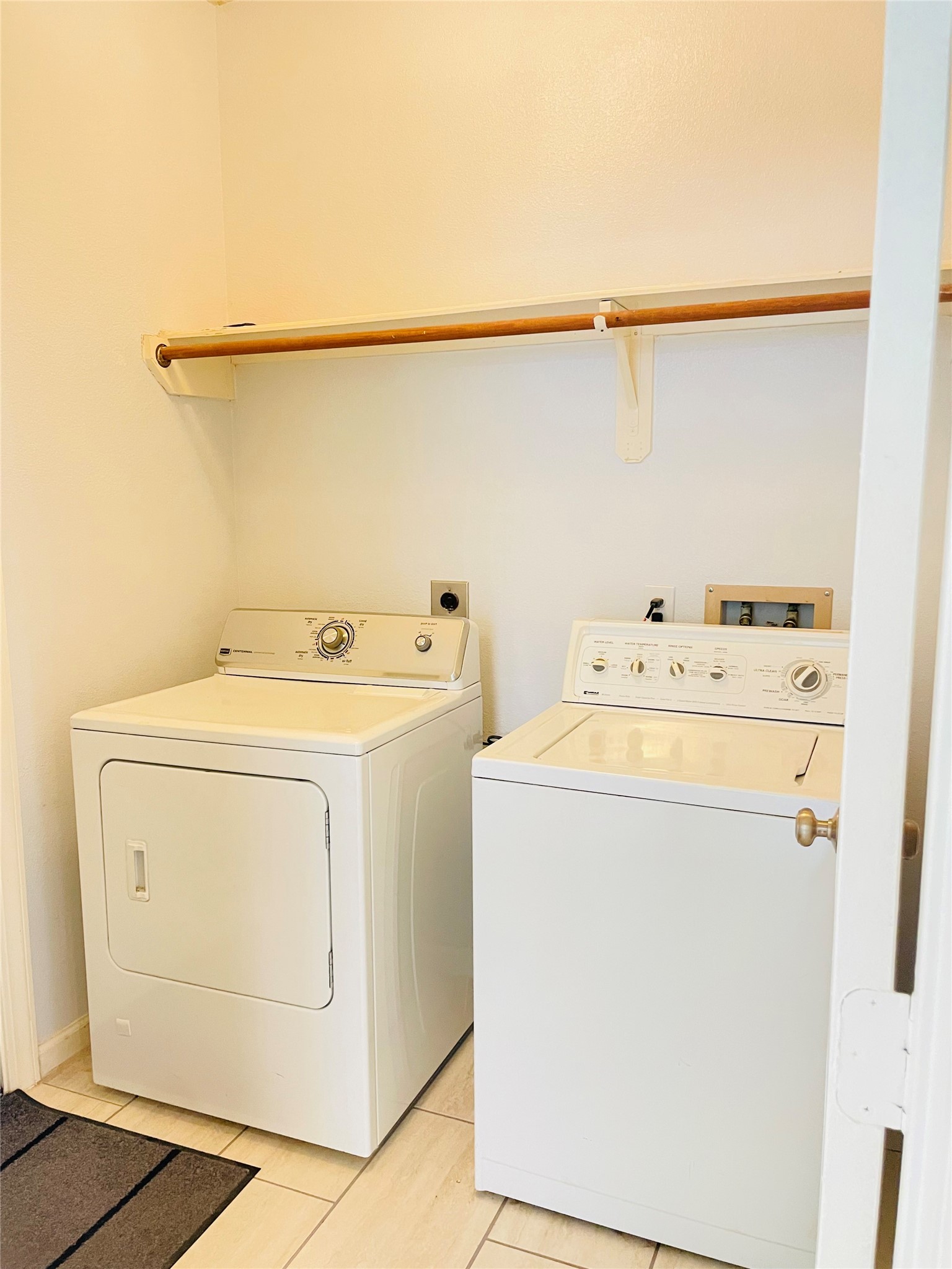 20910 Medallion Pointe Drive Property Photo 18