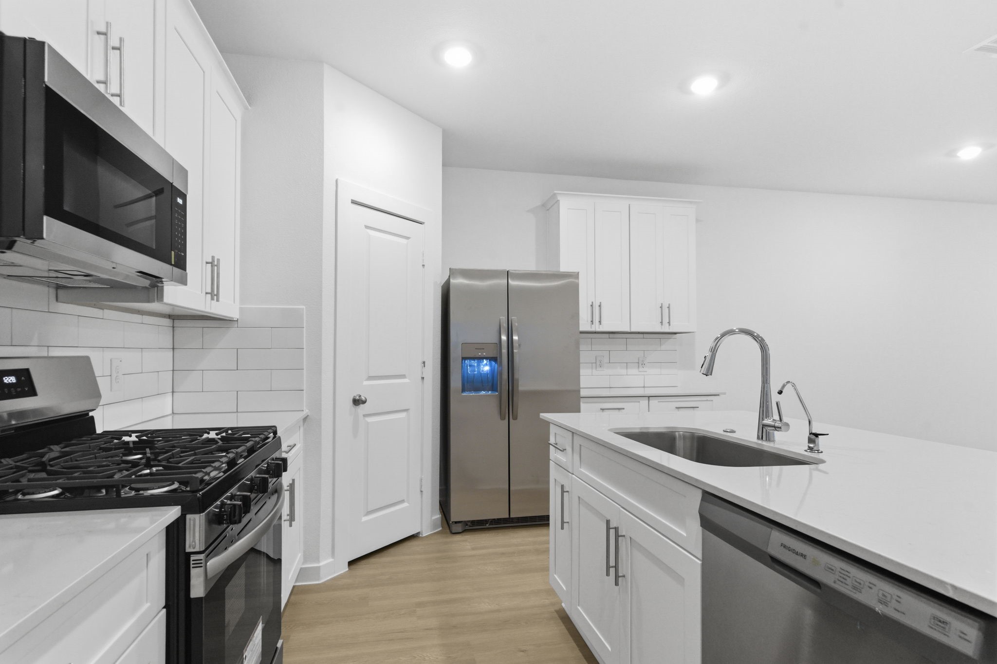 7703 Smooth Valley Court Property Photo 4