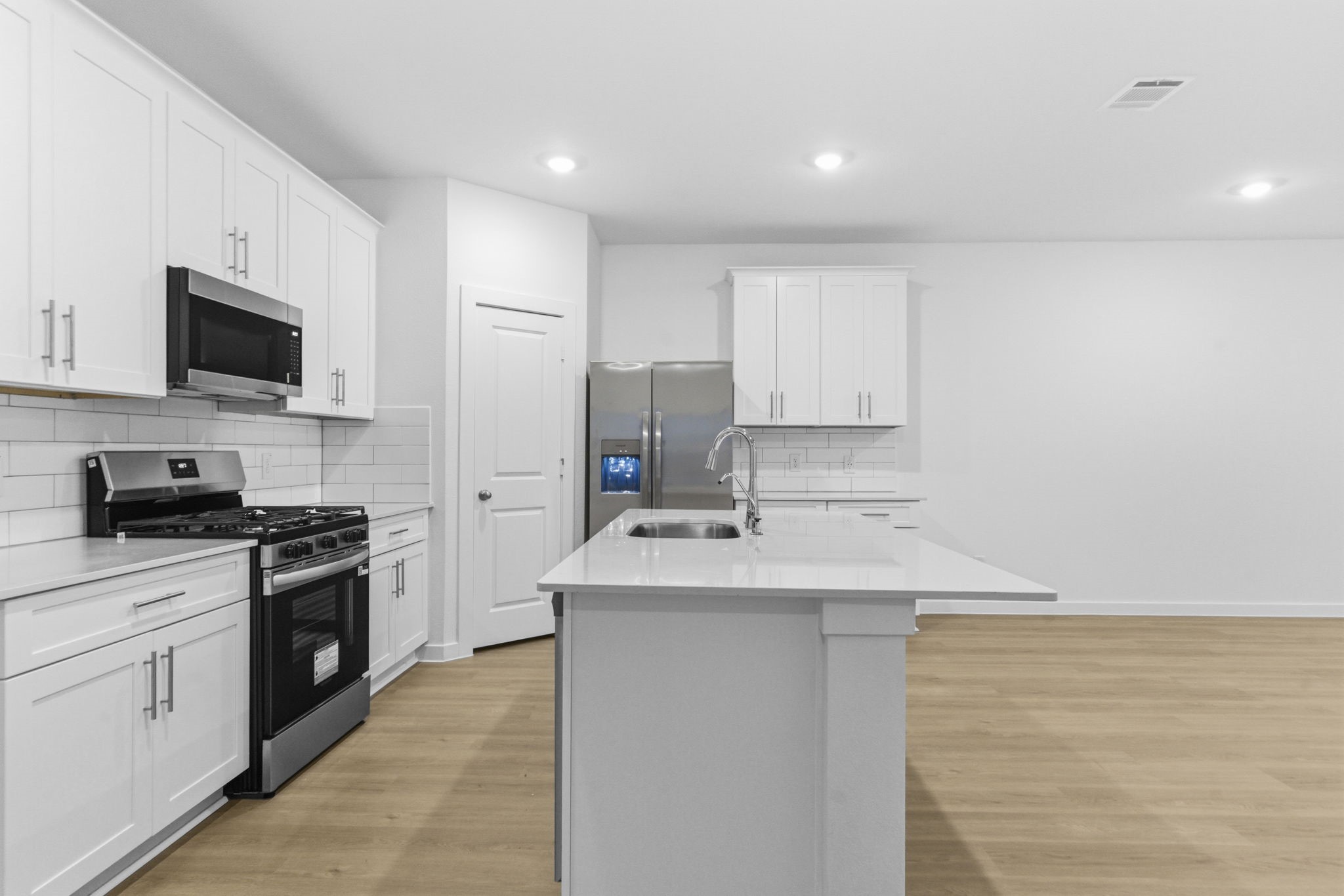 7703 Smooth Valley Court Property Photo 6