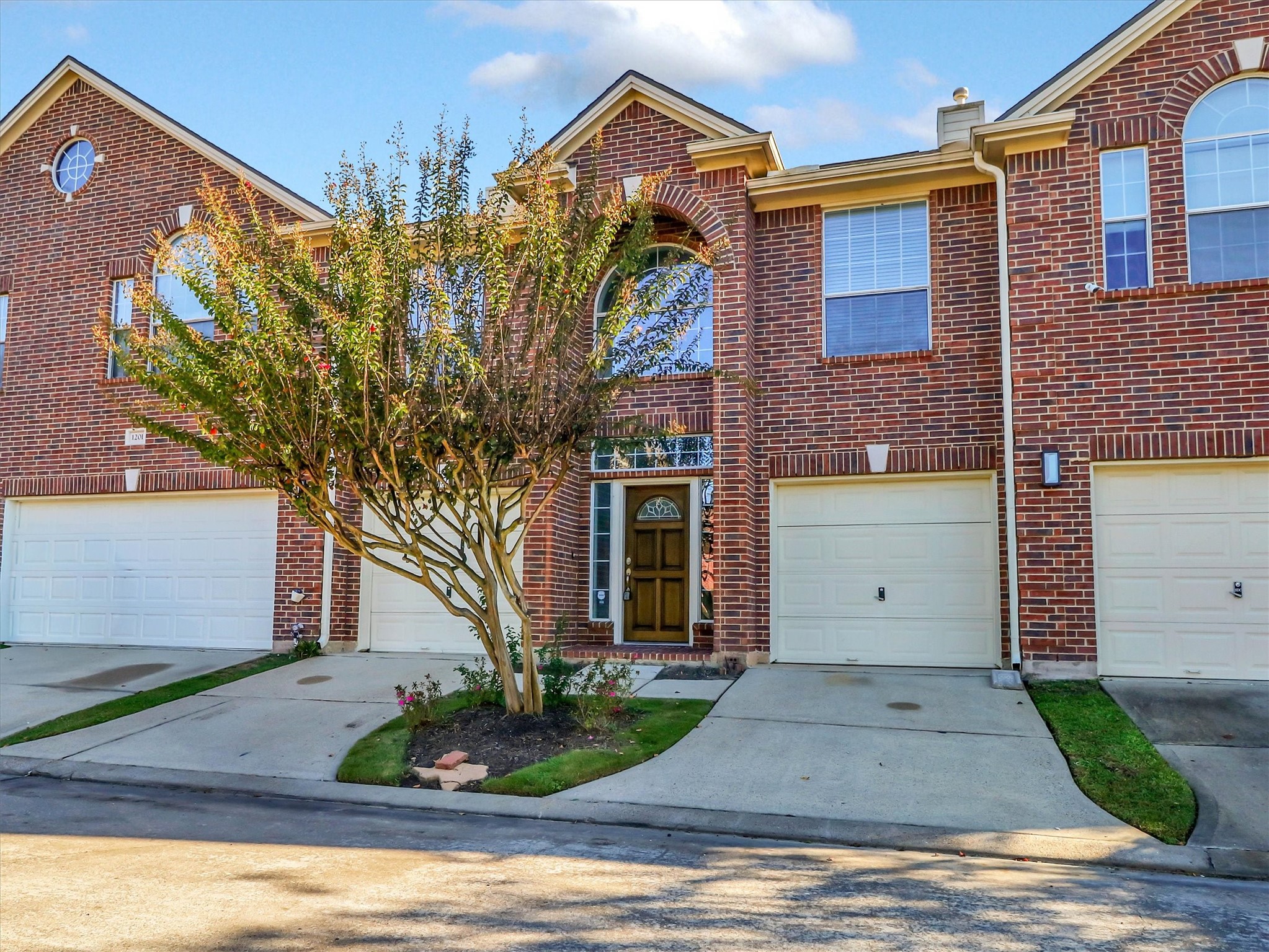 1408 S Friendswood Drive 1202 Property Photo 1