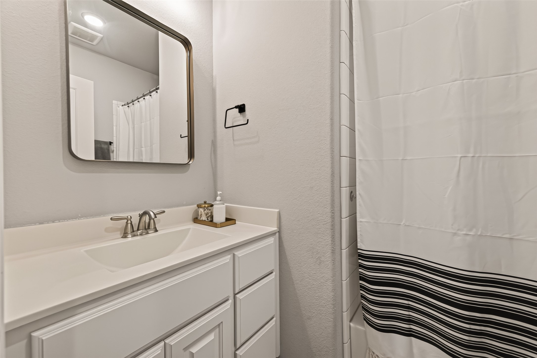 6034 Painted Rock Trail Property Photo 31