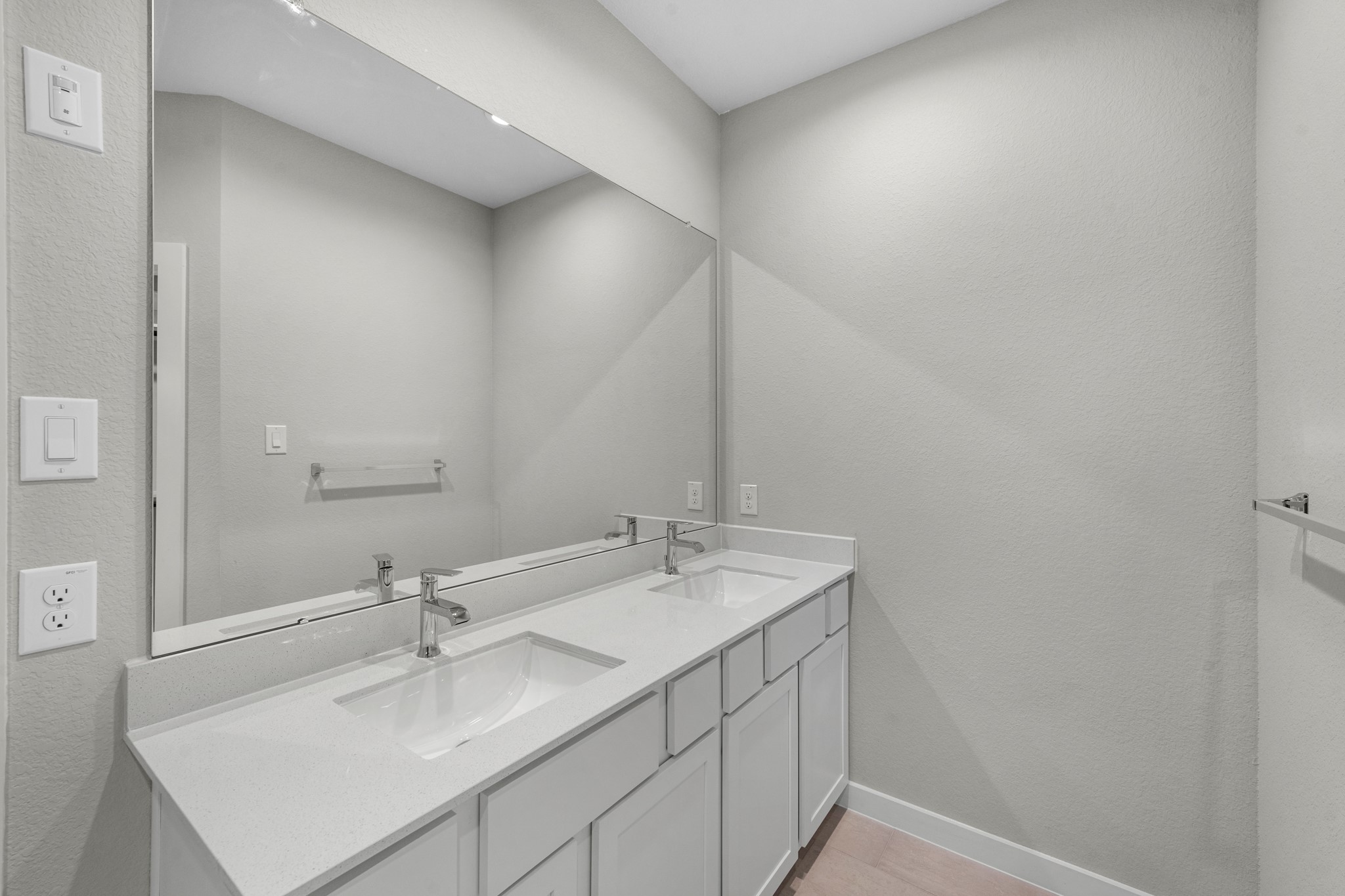 93 Shining Point Drive Property Photo 9