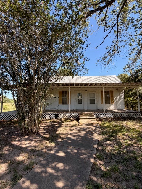 1141 County Road 2104 Property Photo 3