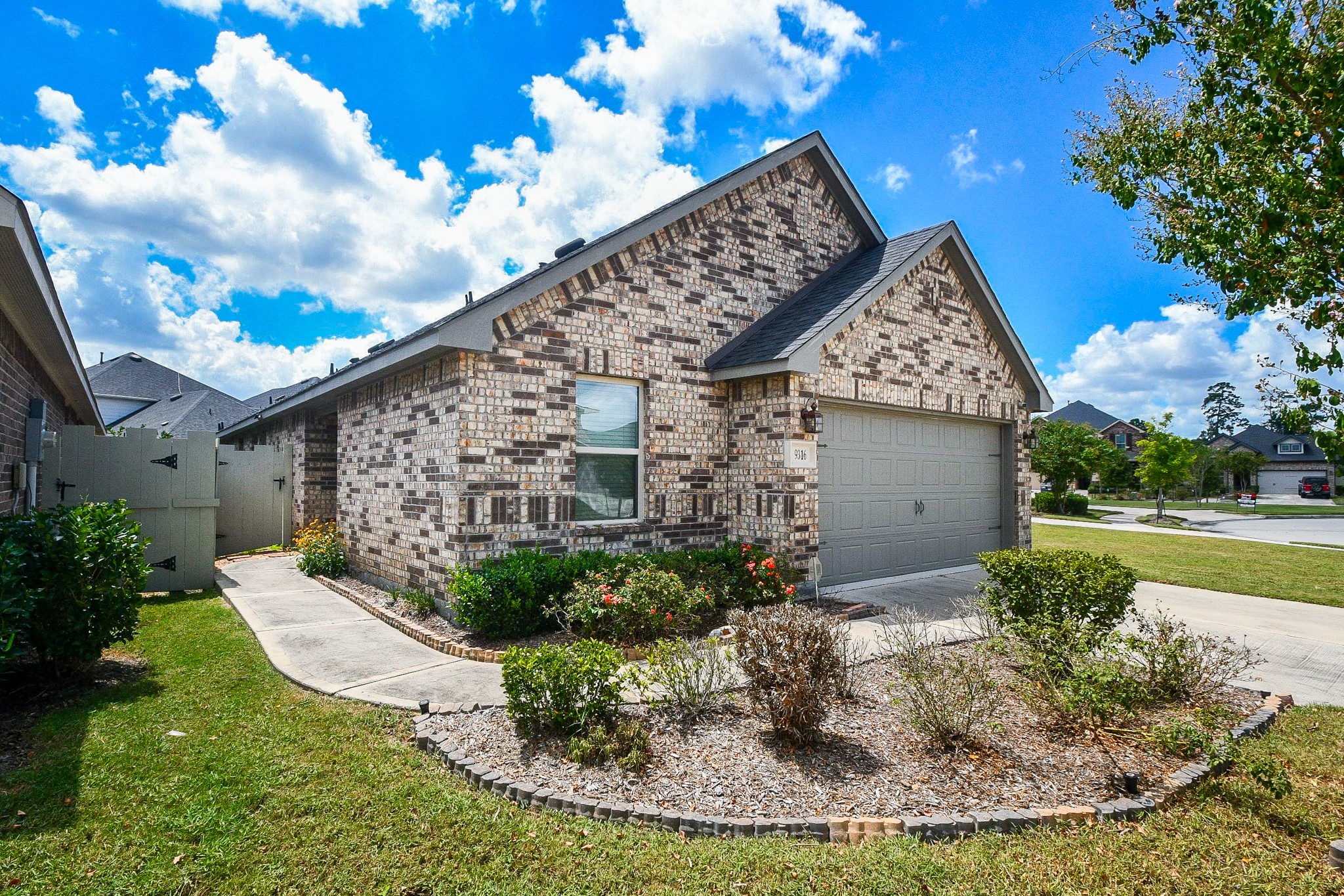 9316 Colonial Bent Court Property Photo 1