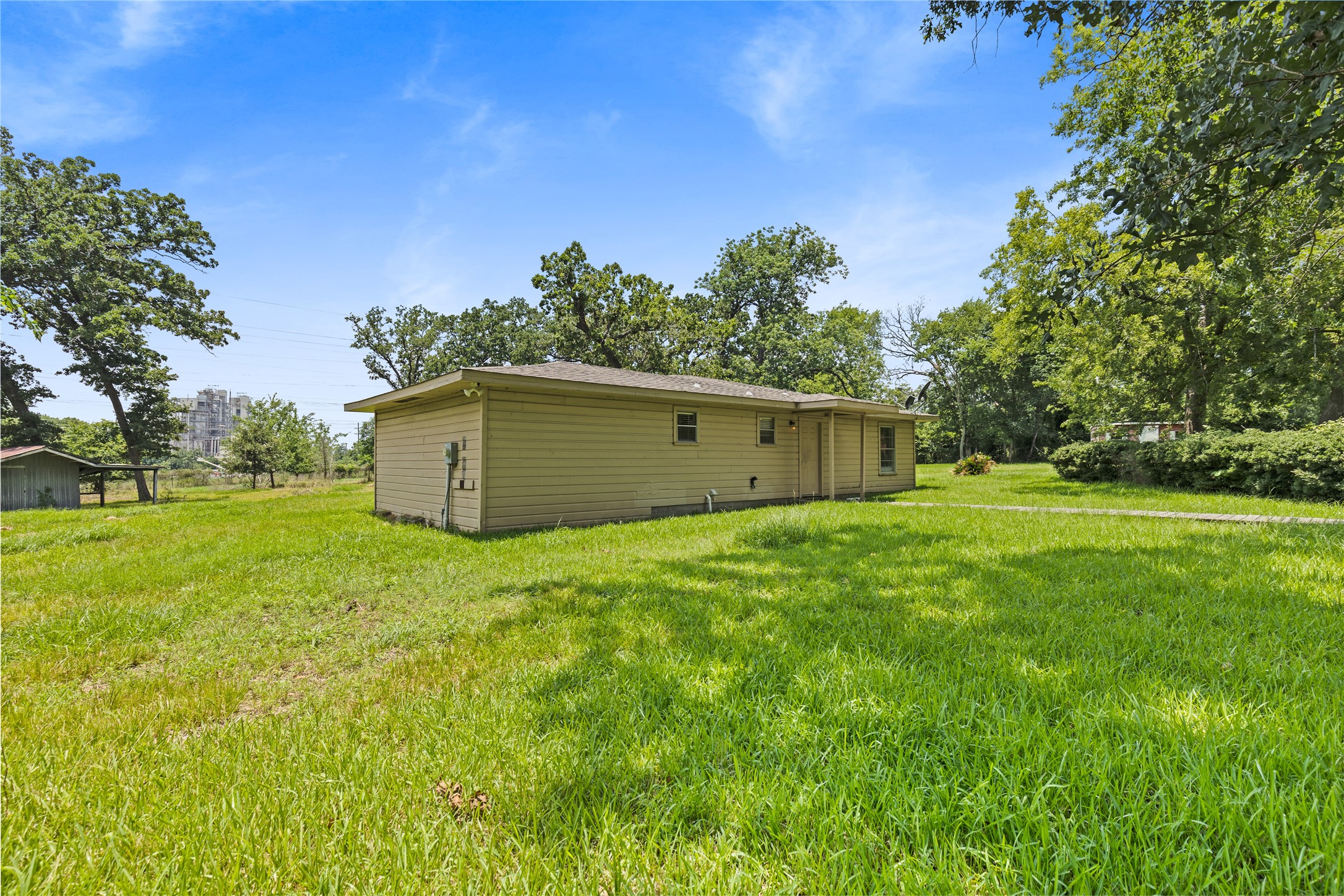 10973 Longstreet Road Property Photo 4