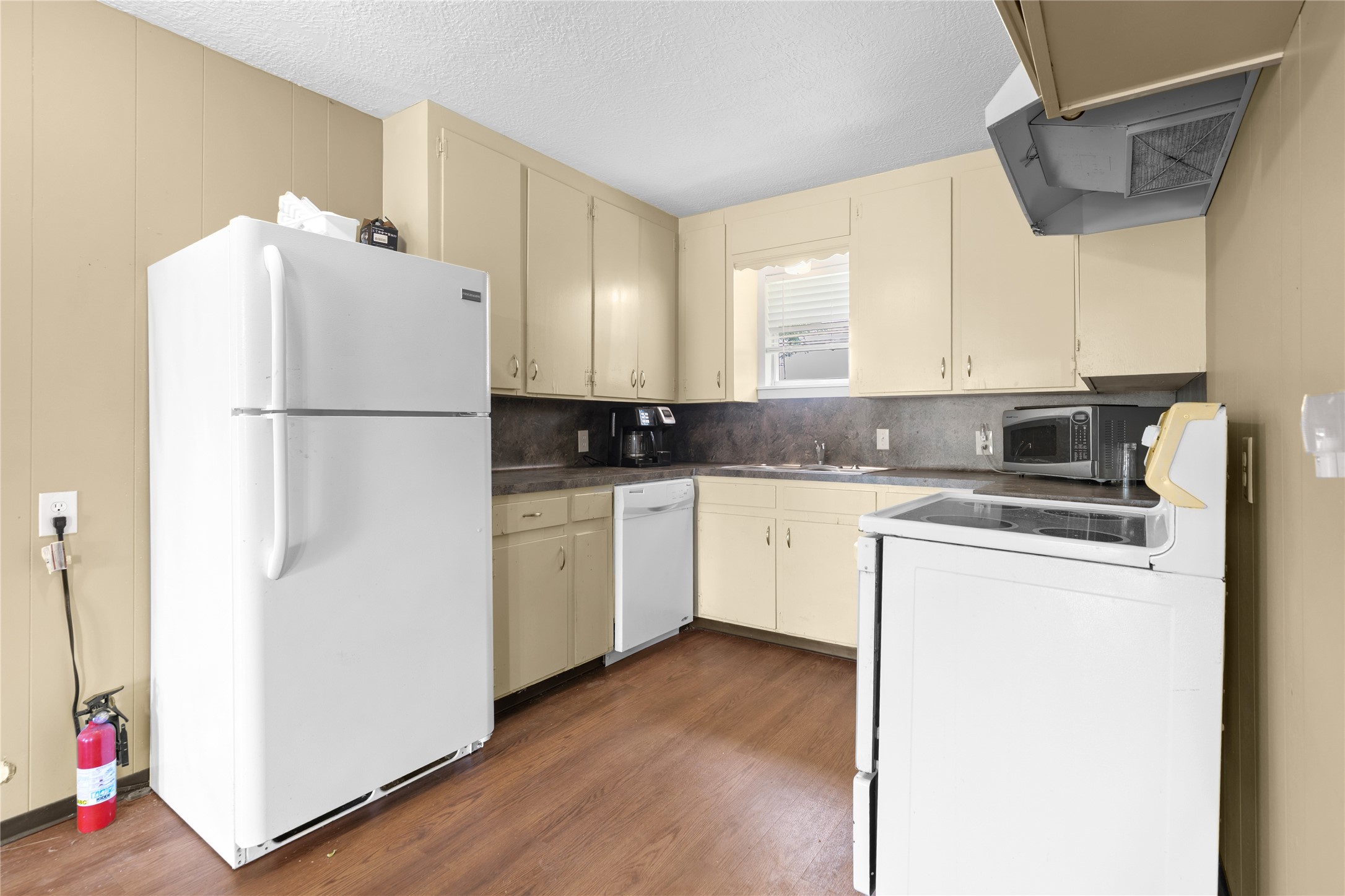 10973 Longstreet Road Property Photo 10