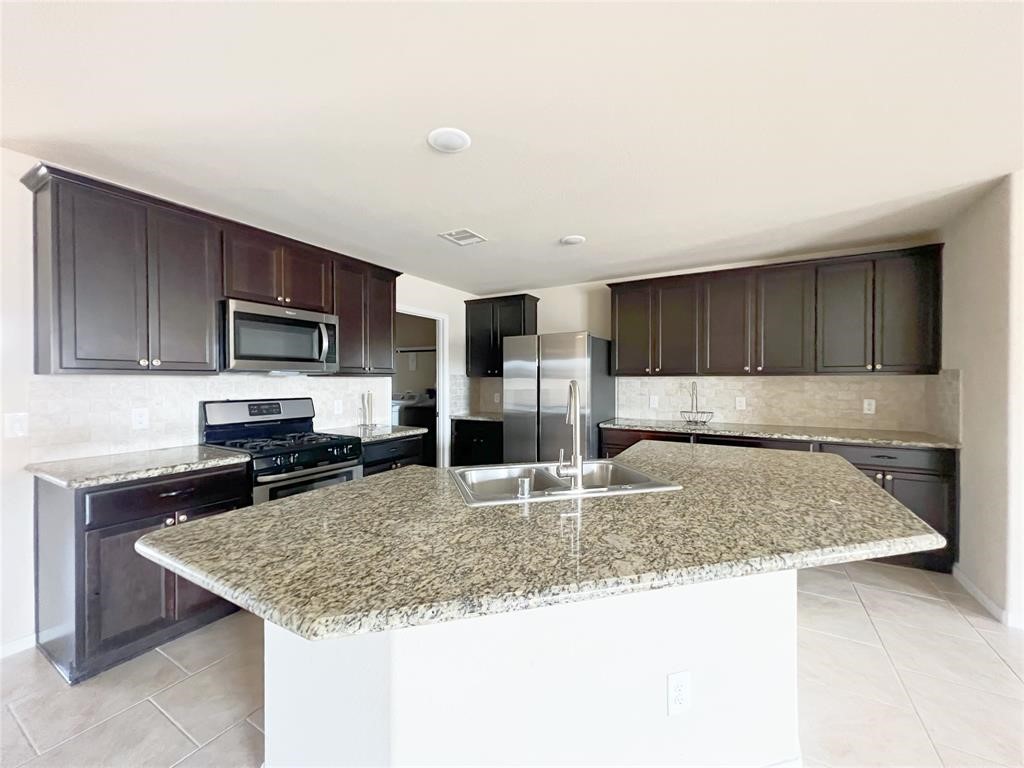 29043 Jacobs River Drive Property Photo 5