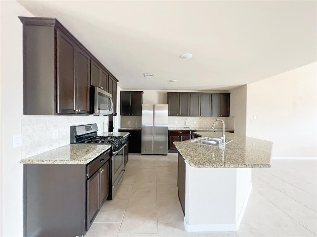 29043 Jacobs River Drive Property Photo 8