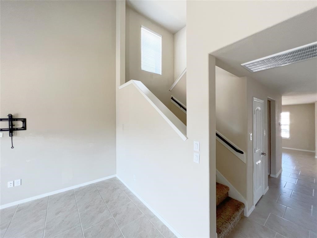 29043 Jacobs River Drive Property Photo 15