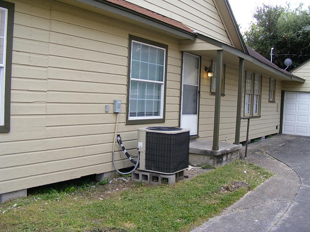 3222 Winbern Street Property Photo 4