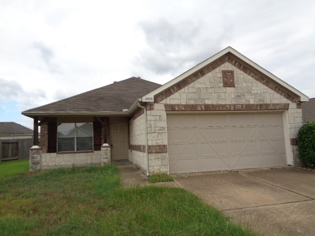 8606 Sunset Pond Drive Property Photo 1
