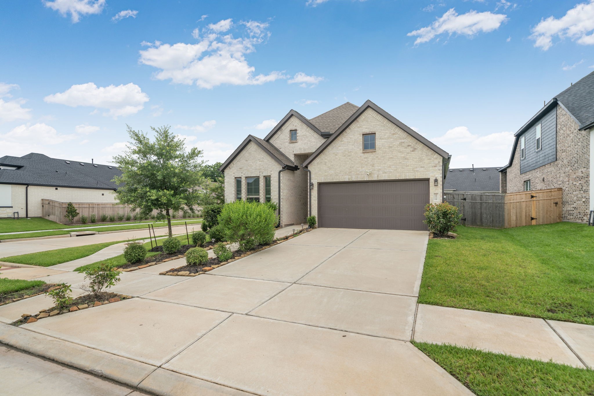 10718 Blossom River Drive Property Photo 4