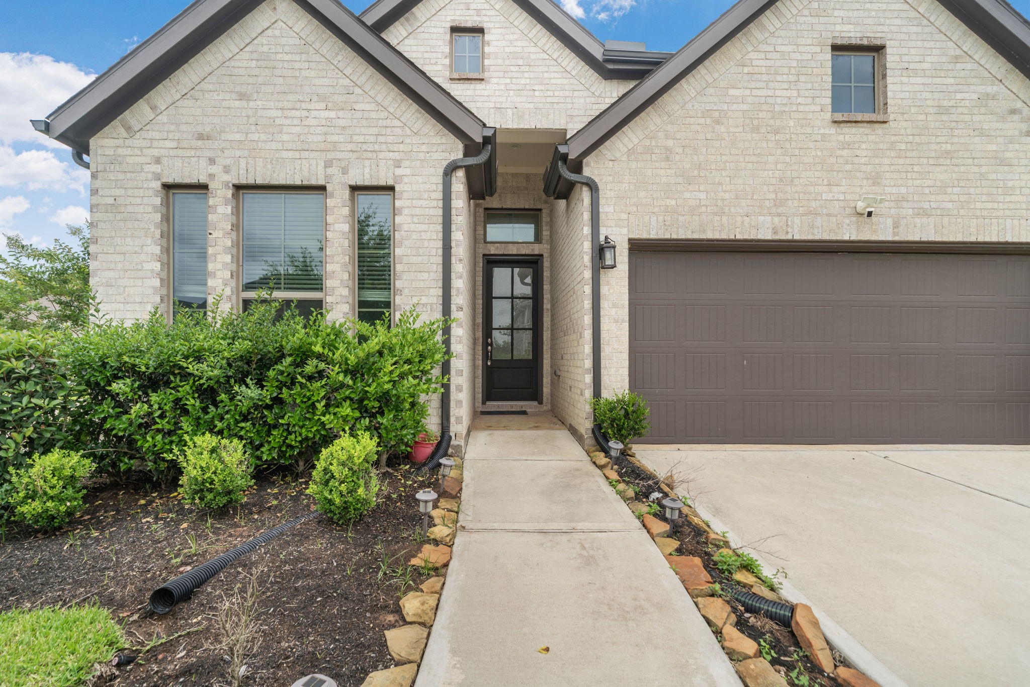 10718 Blossom River Drive Property Photo 5