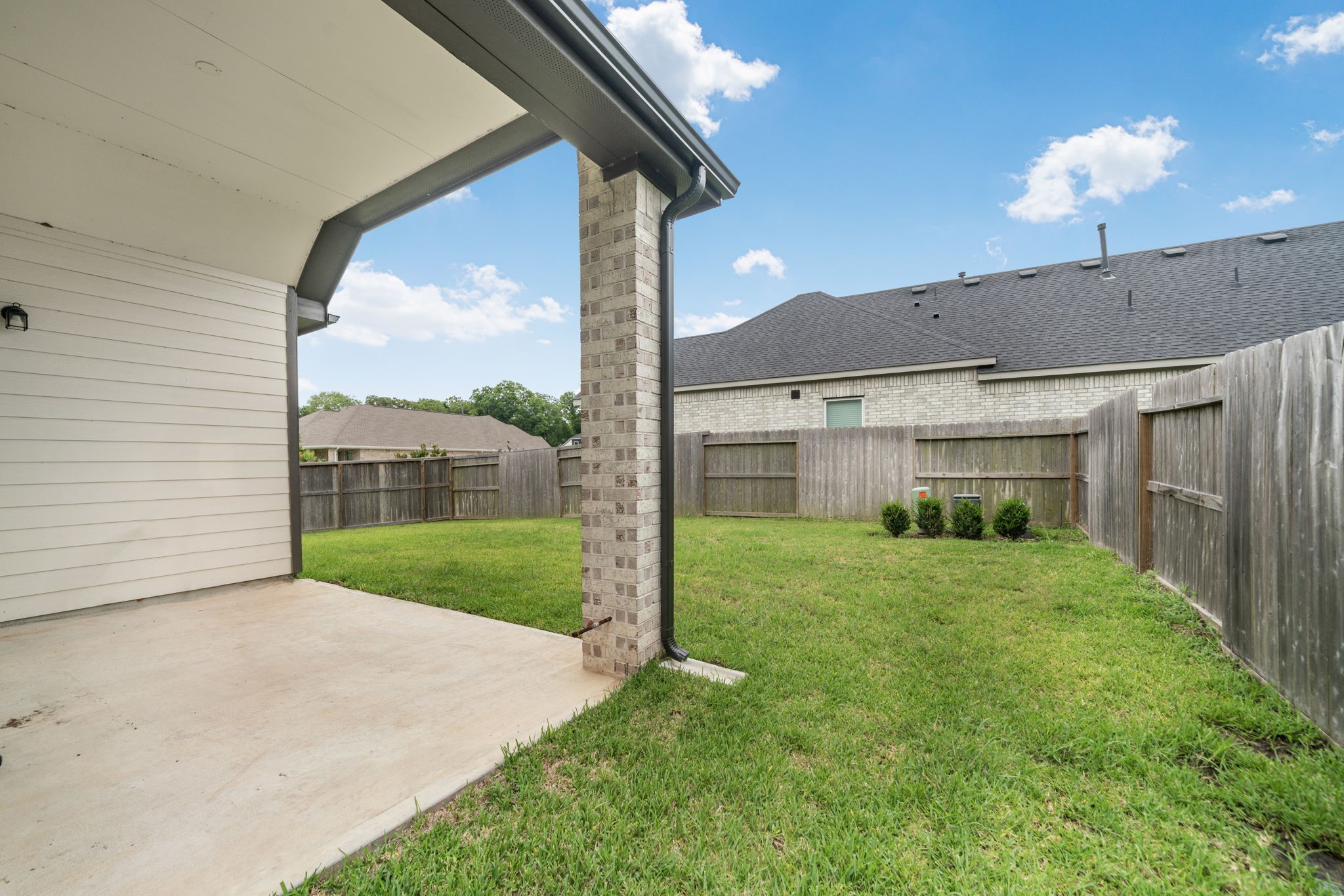 10718 Blossom River Drive Property Photo 8