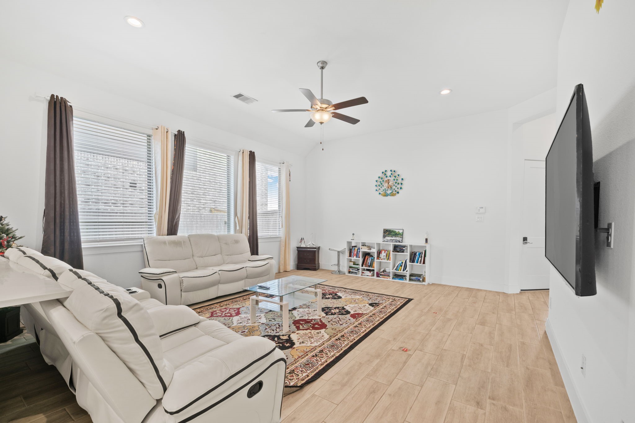 10718 Blossom River Drive Property Photo 16
