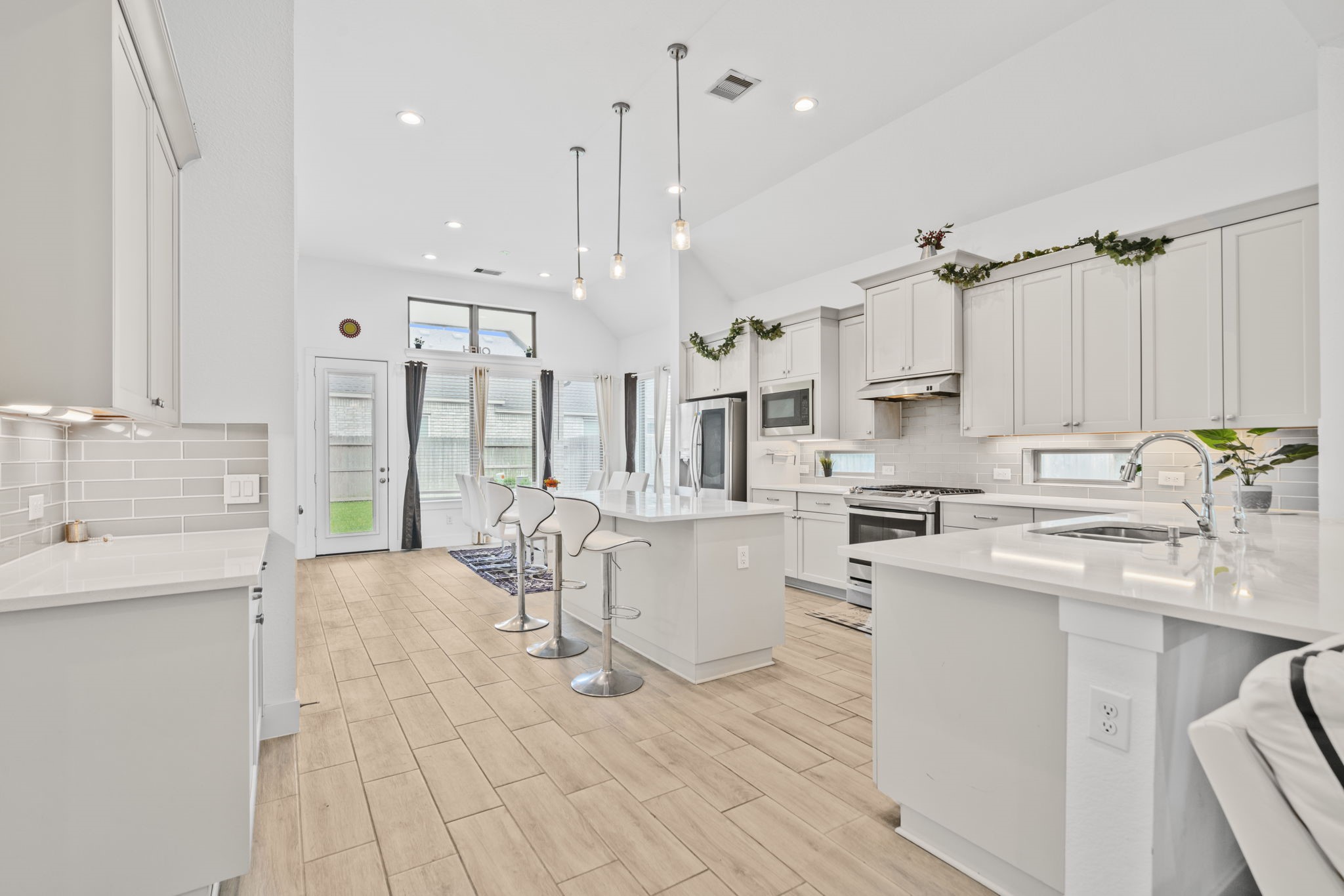 10718 Blossom River Drive Property Photo 17