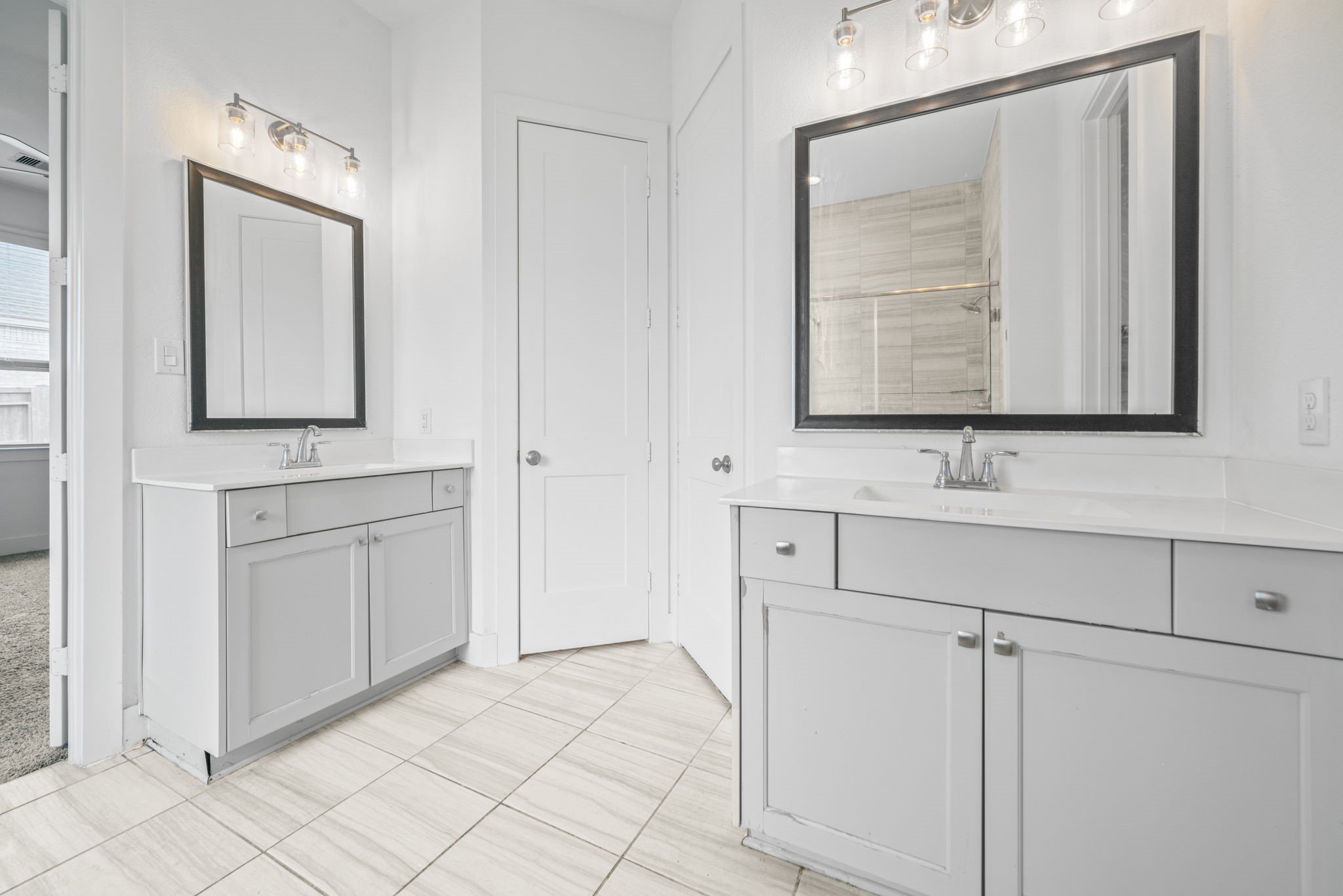 10718 Blossom River Drive Property Photo 31