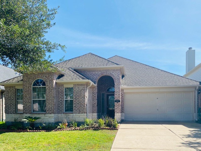 2811 Cresthollow Lane Property Photo 1