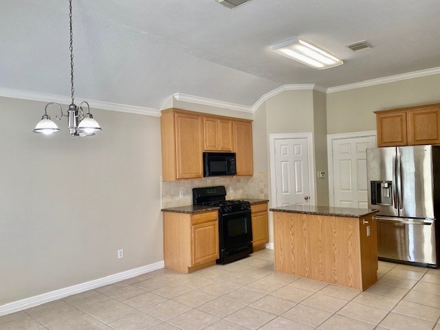 2811 Cresthollow Lane Property Photo 8