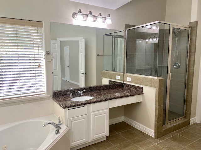 2811 Cresthollow Lane Property Photo 12