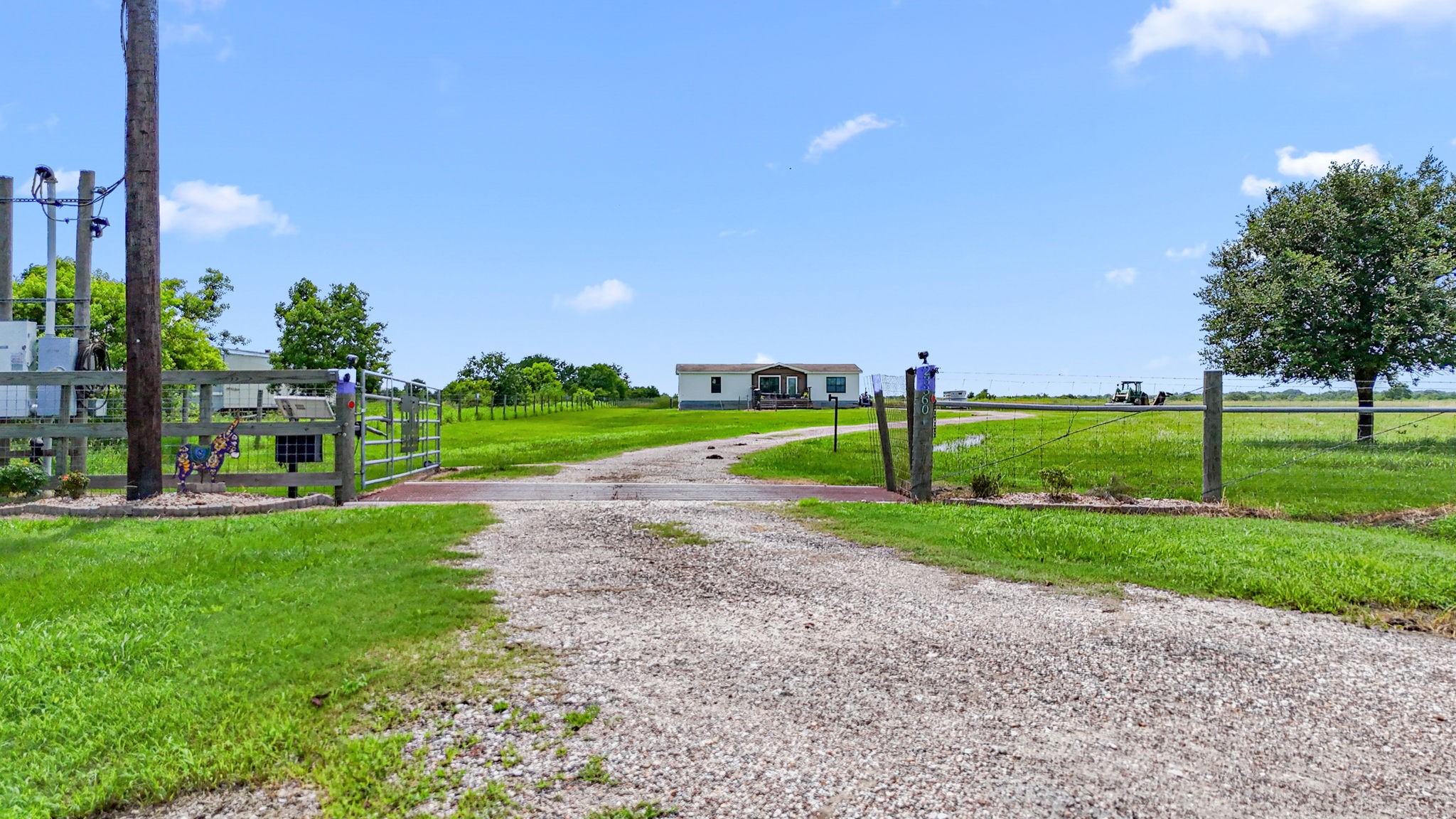 22360 640 Property Photo 2