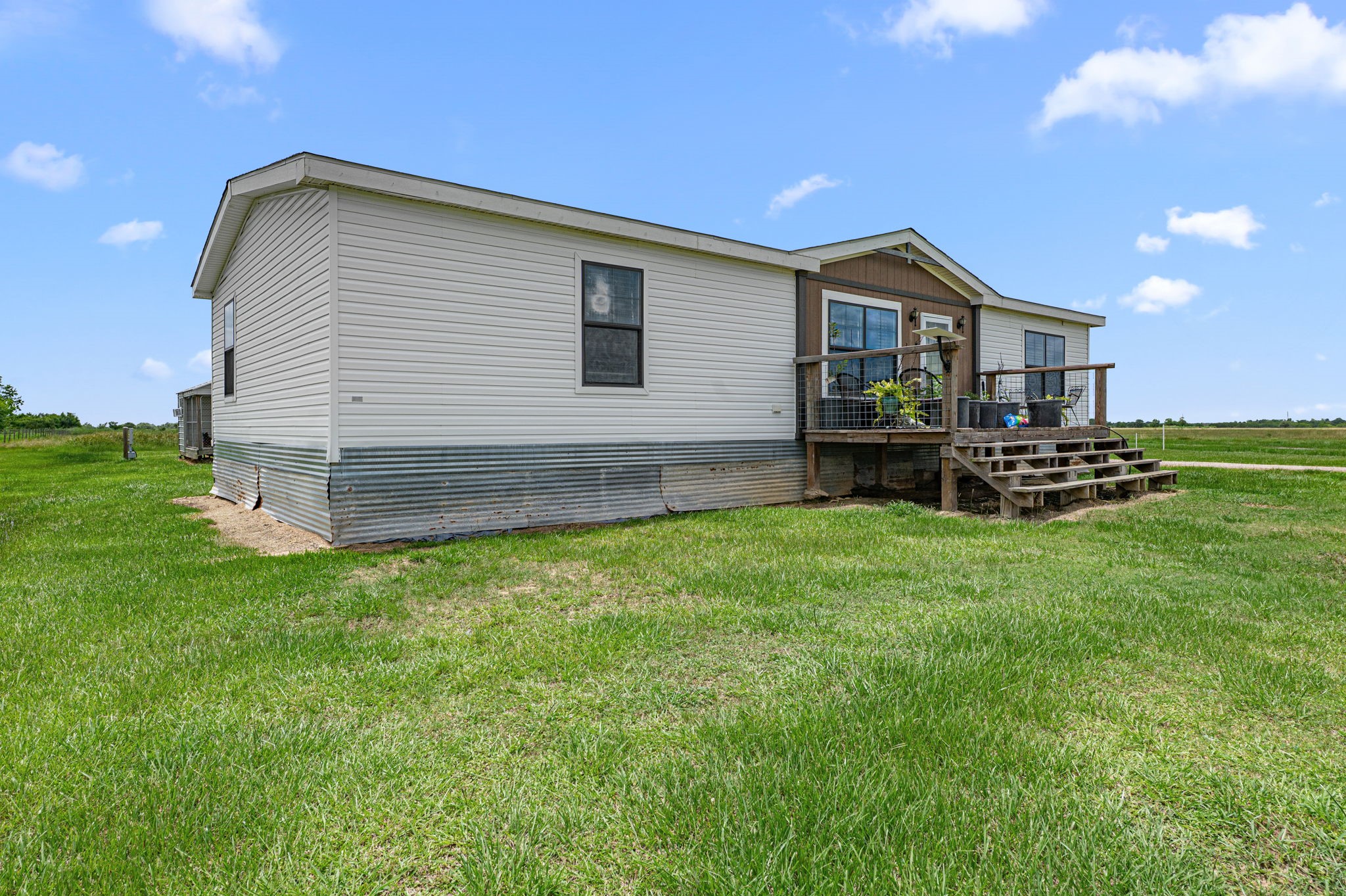 22360 640 Property Photo 4